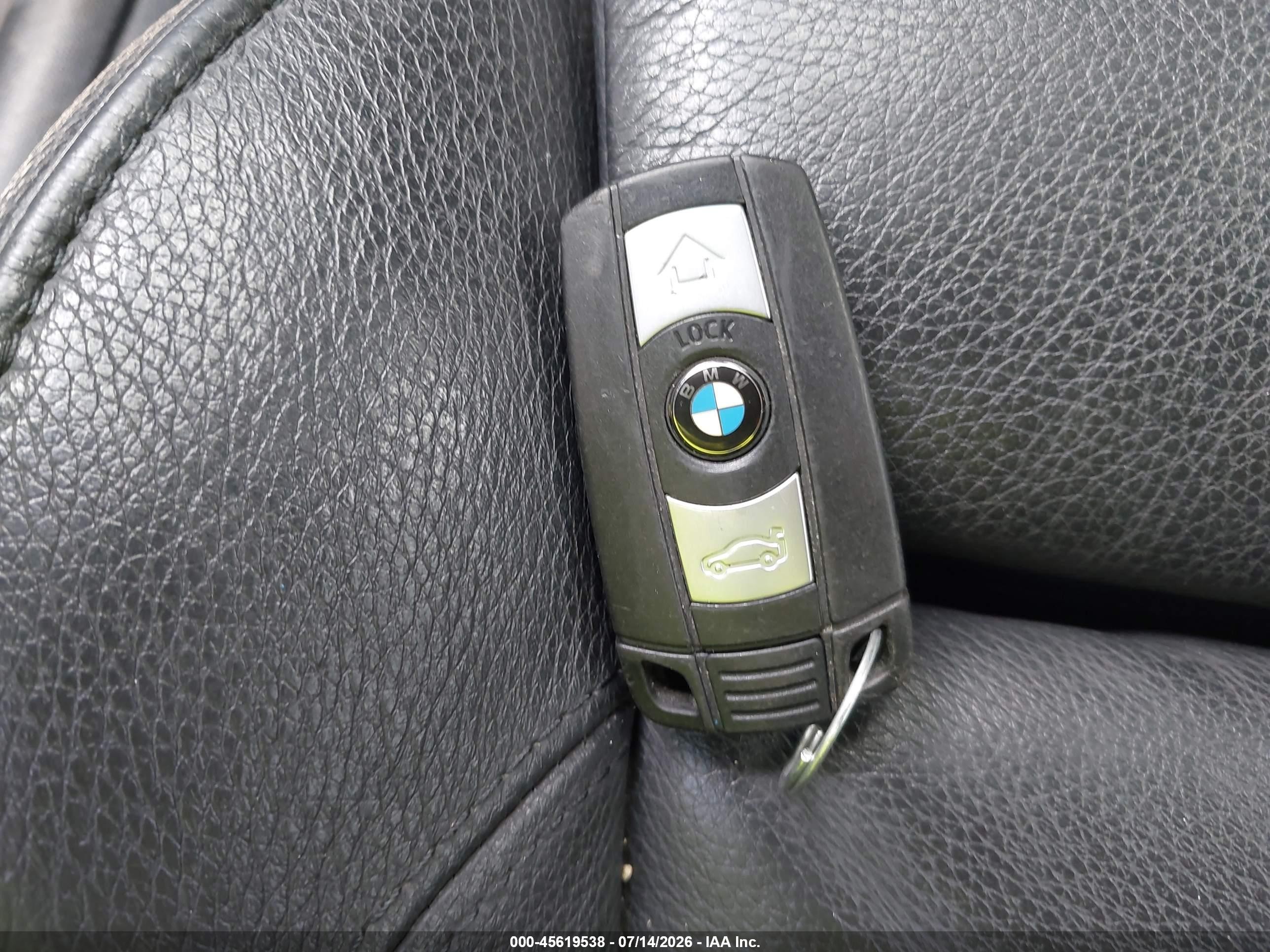 2011 Bmw 335i   Red vin: WBAKG7C50BE263631