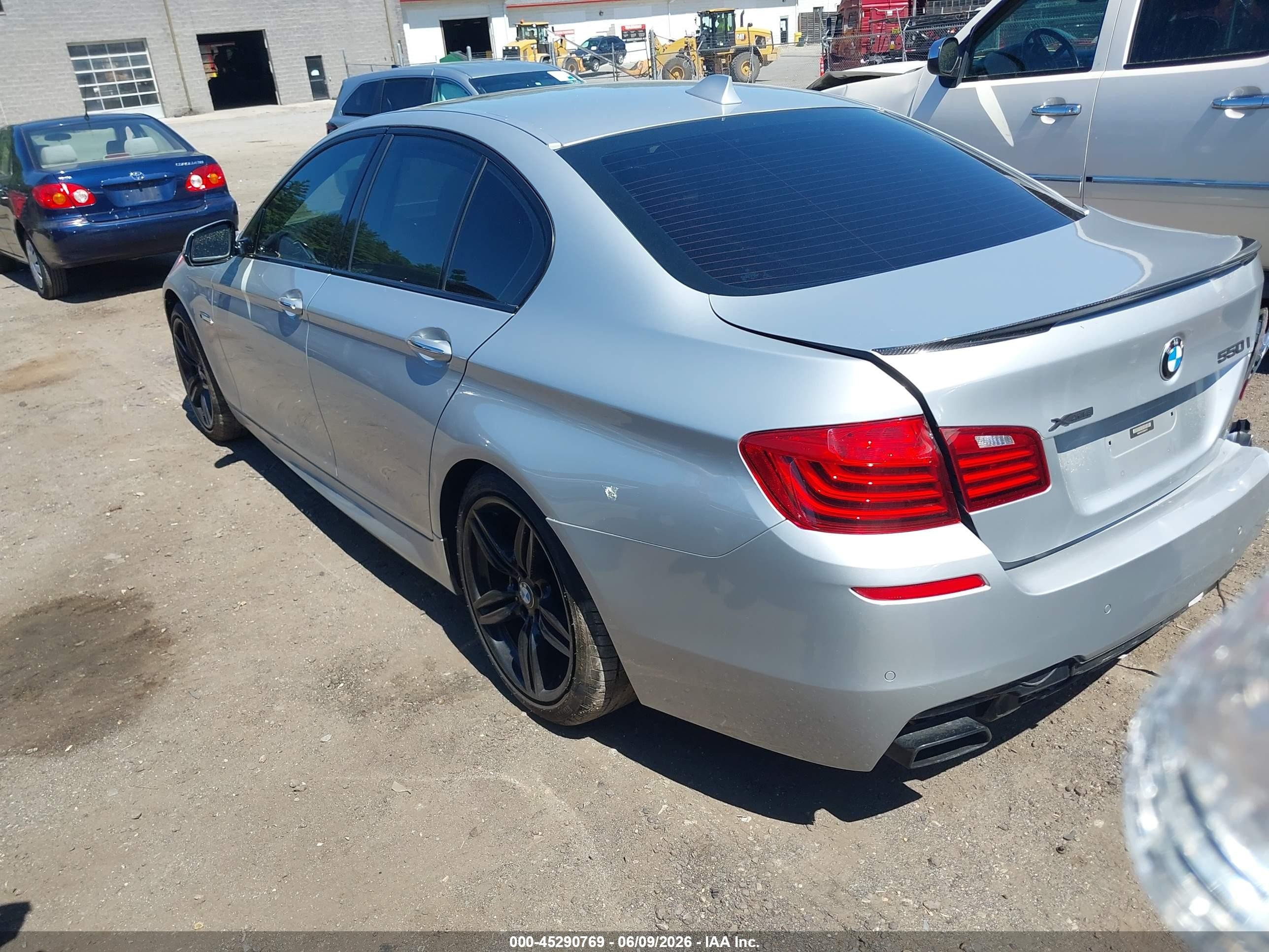 2014 Bmw 550i Xdrive Серебряный vin: WBAKP9C52ED693473