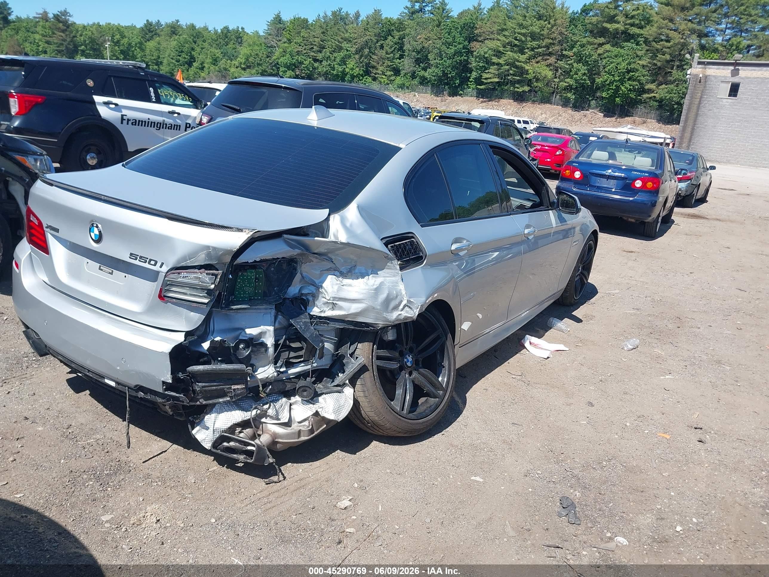 2014 Bmw 550i Xdrive Серебряный vin: WBAKP9C52ED693473