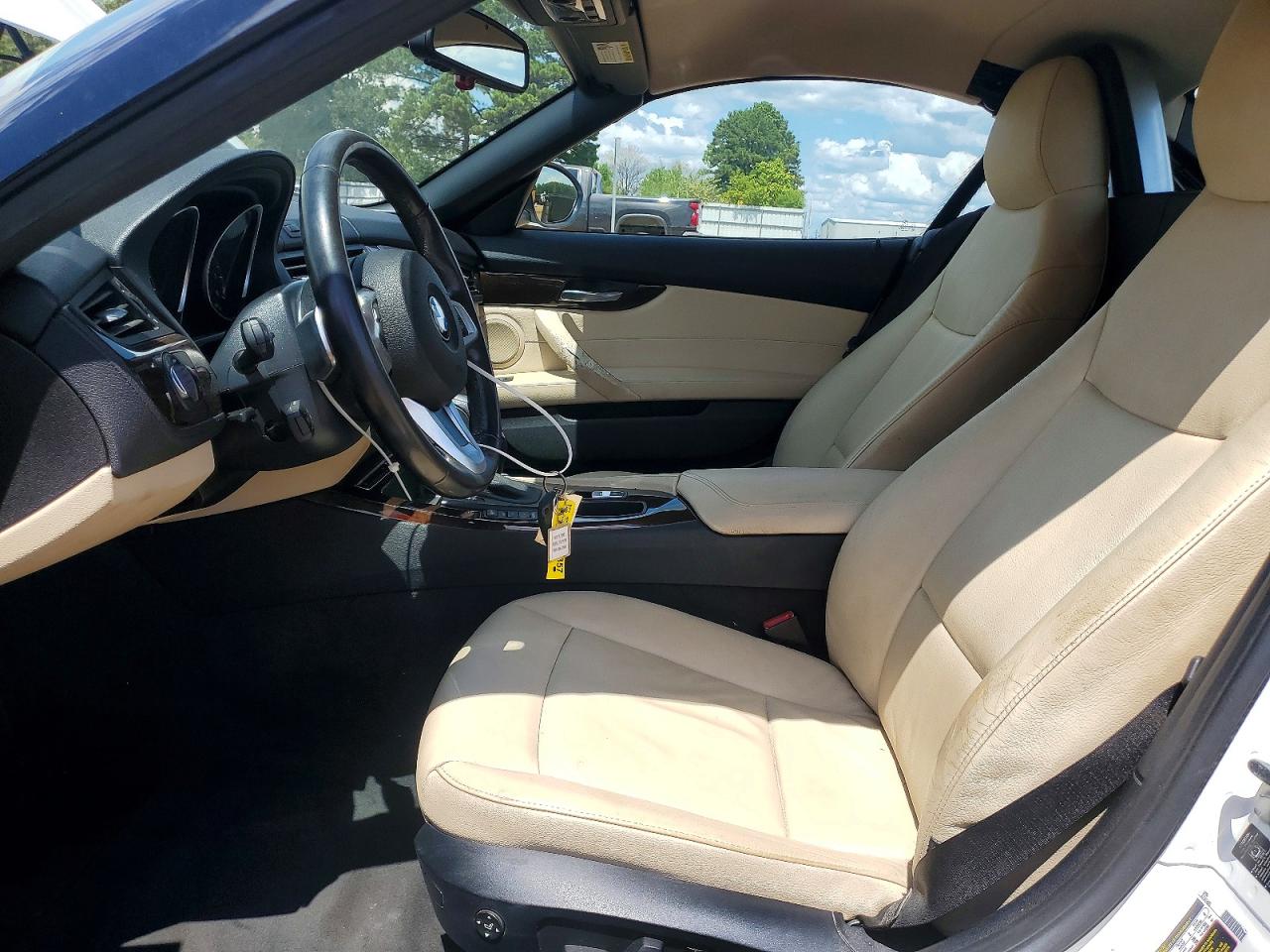 2011 Bmw Z4 Sdrive30i White vin: WBALM5C56BE377697