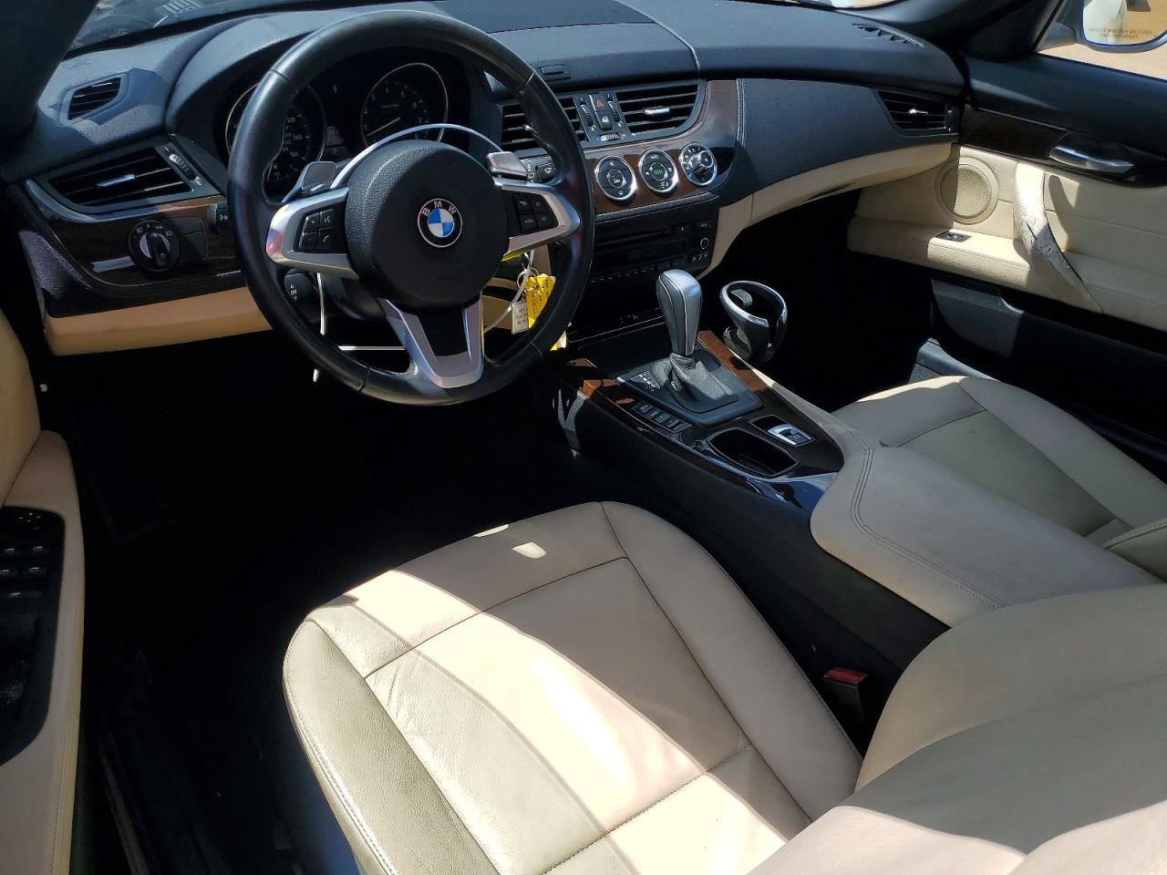 2011 Bmw Z4 Sdrive30i White vin: WBALM5C56BE377697