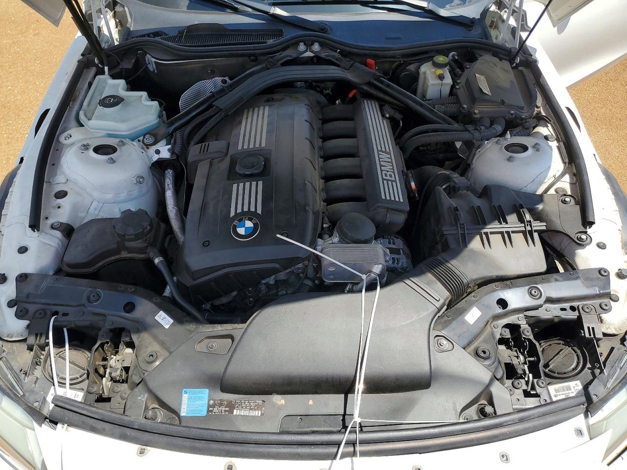 2011 Bmw Z4 Sdrive30i White vin: WBALM5C56BE377697