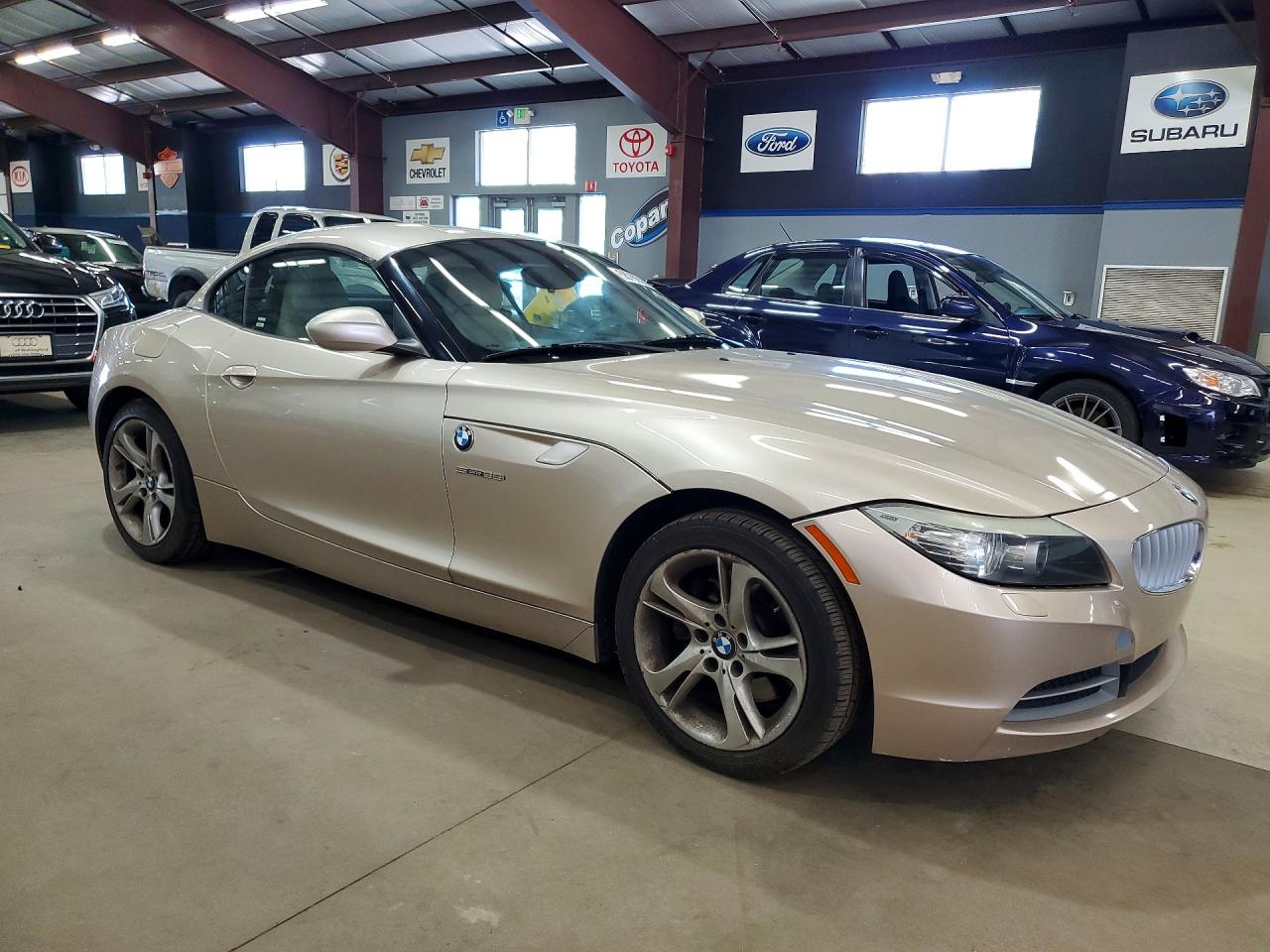 2011 Bmw Z4 Sdrive35i Beige vin: WBALM7C53BE382836