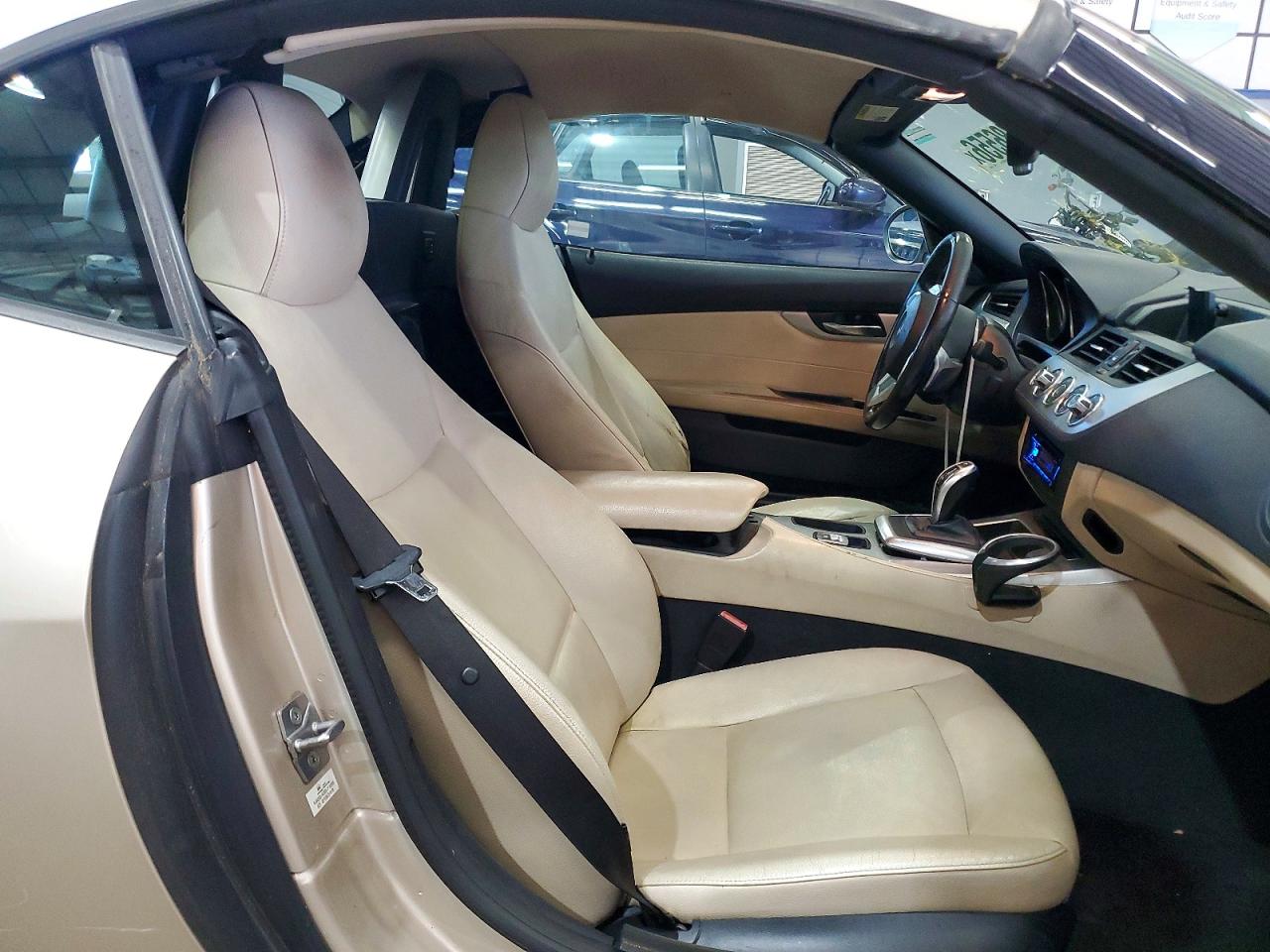 2011 Bmw Z4 Sdrive35i Beige vin: WBALM7C53BE382836