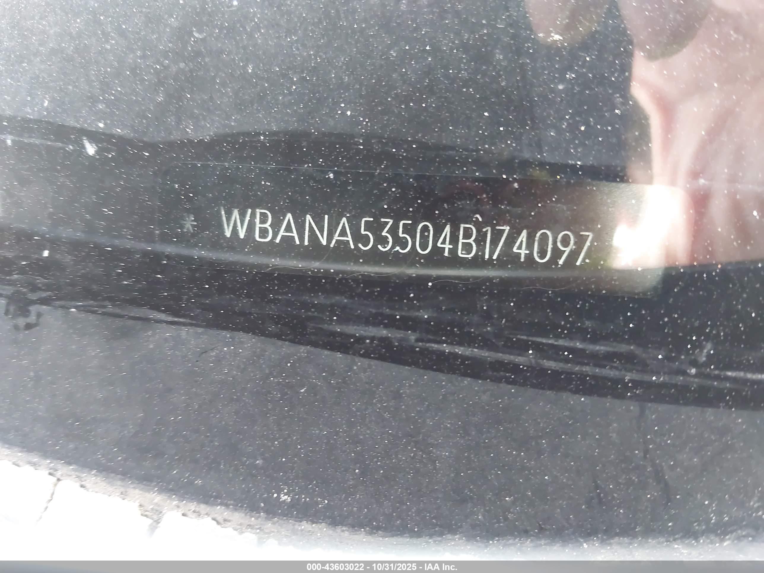 2004 Bmw 525i   Black vin: WBANA53504B174097