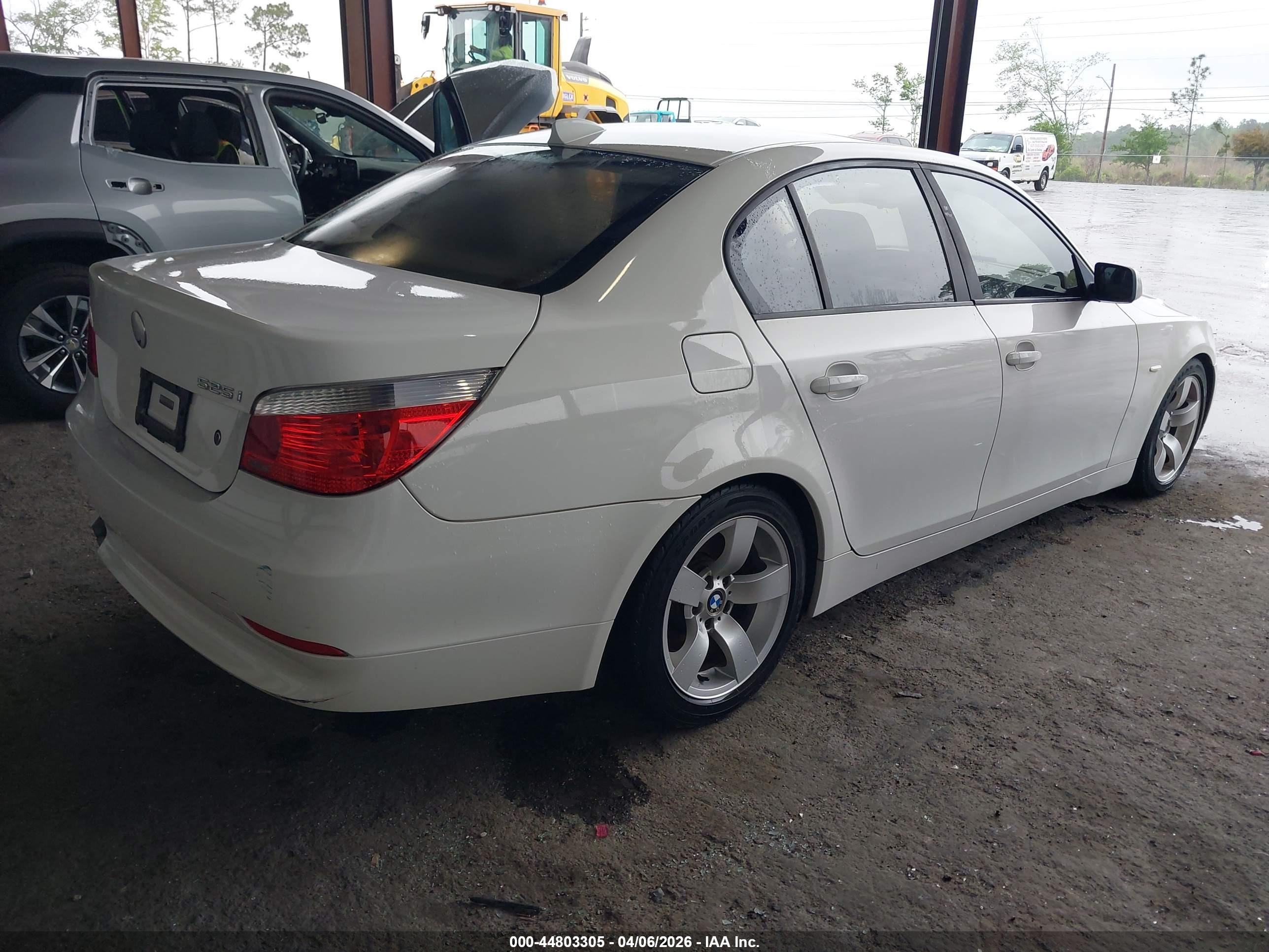 2004 Bmw 525i   White vin: WBANA53524B851523