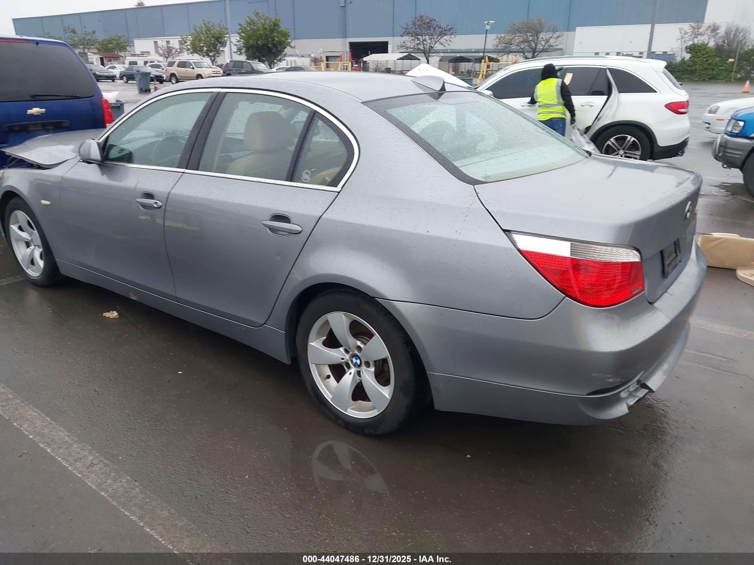 2005 Bmw 525i   Серебряный vin: WBANA53525B855802