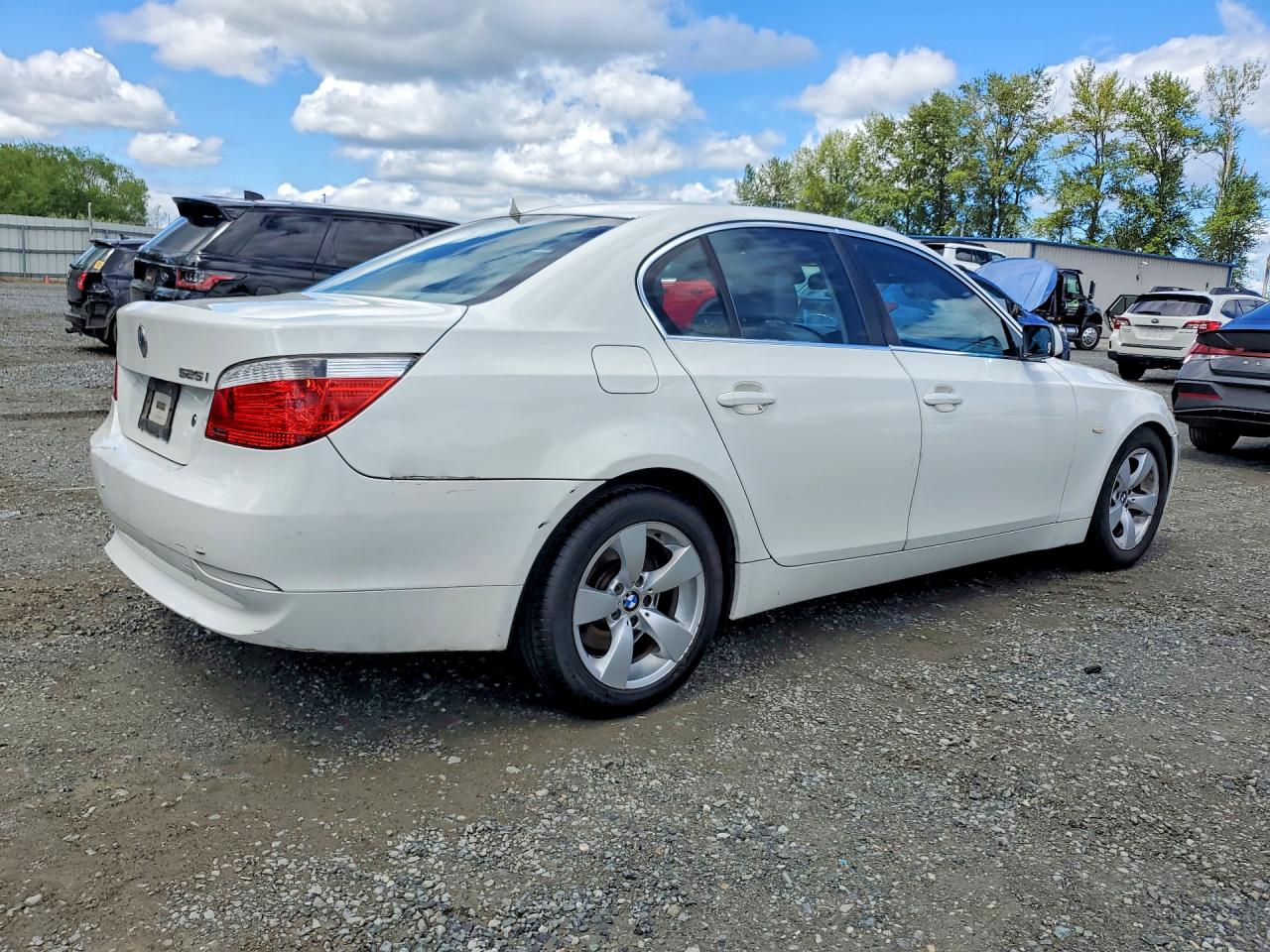 2005 Bmw 525 I Белый vin: WBANA53525B858490