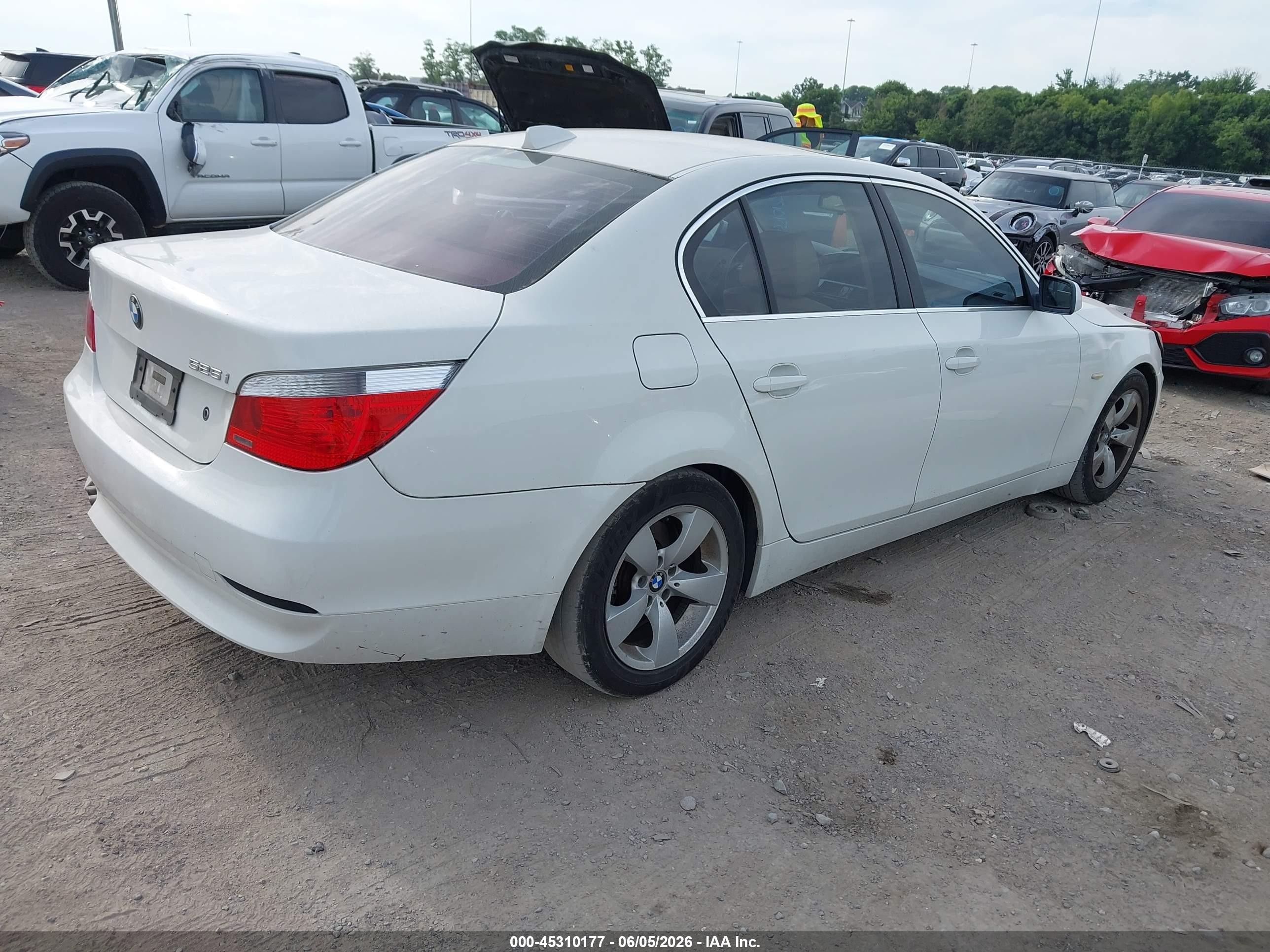 2005 Bmw 525i Белый vin: WBANA53565B855897