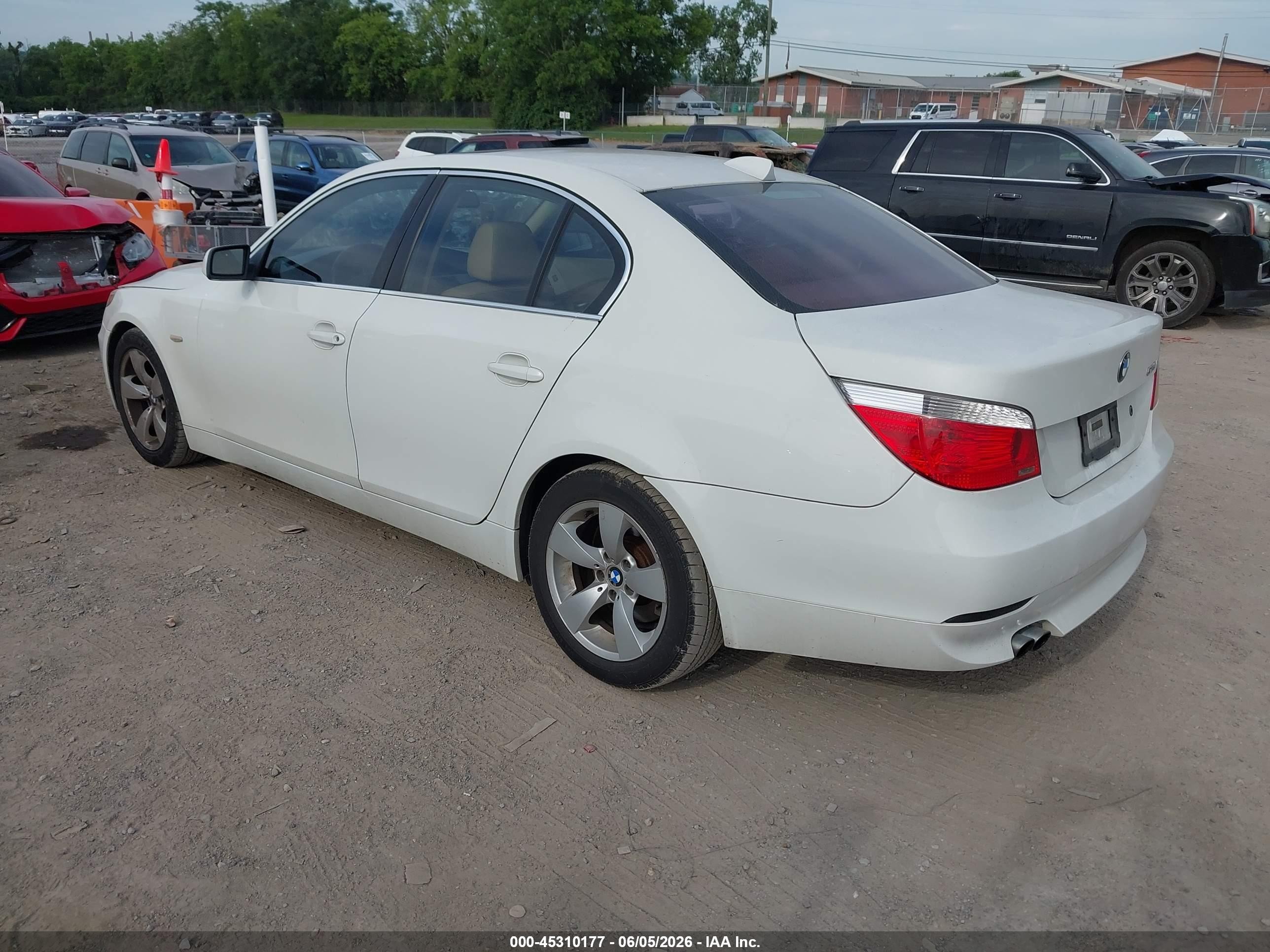 2005 Bmw 525i Белый vin: WBANA53565B855897