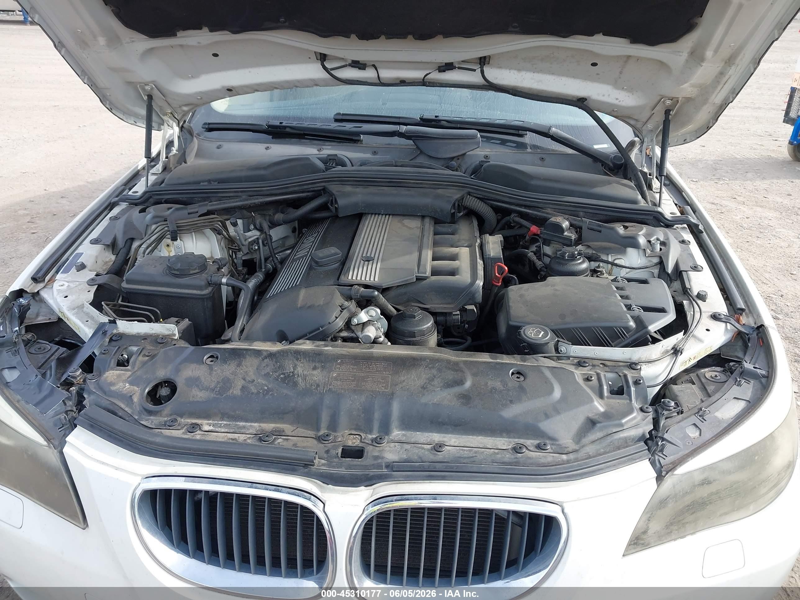 2005 Bmw 525i Белый vin: WBANA53565B855897