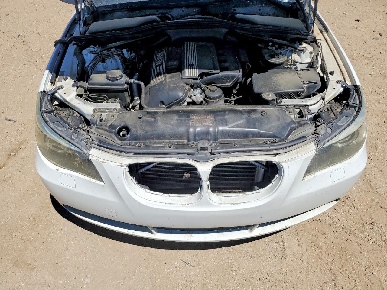 2004 Bmw 5 Series White vin: WBANA73514B811932