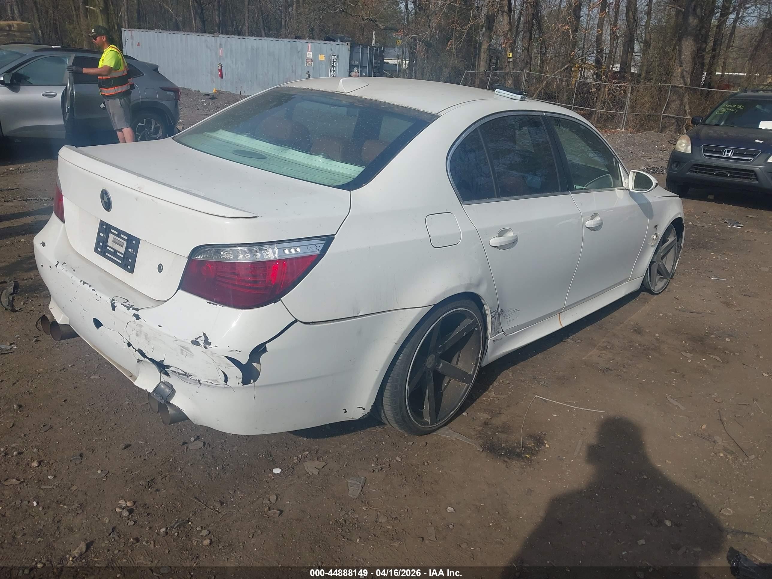 2004 Bmw 530i   White vin: WBANA73574B064868