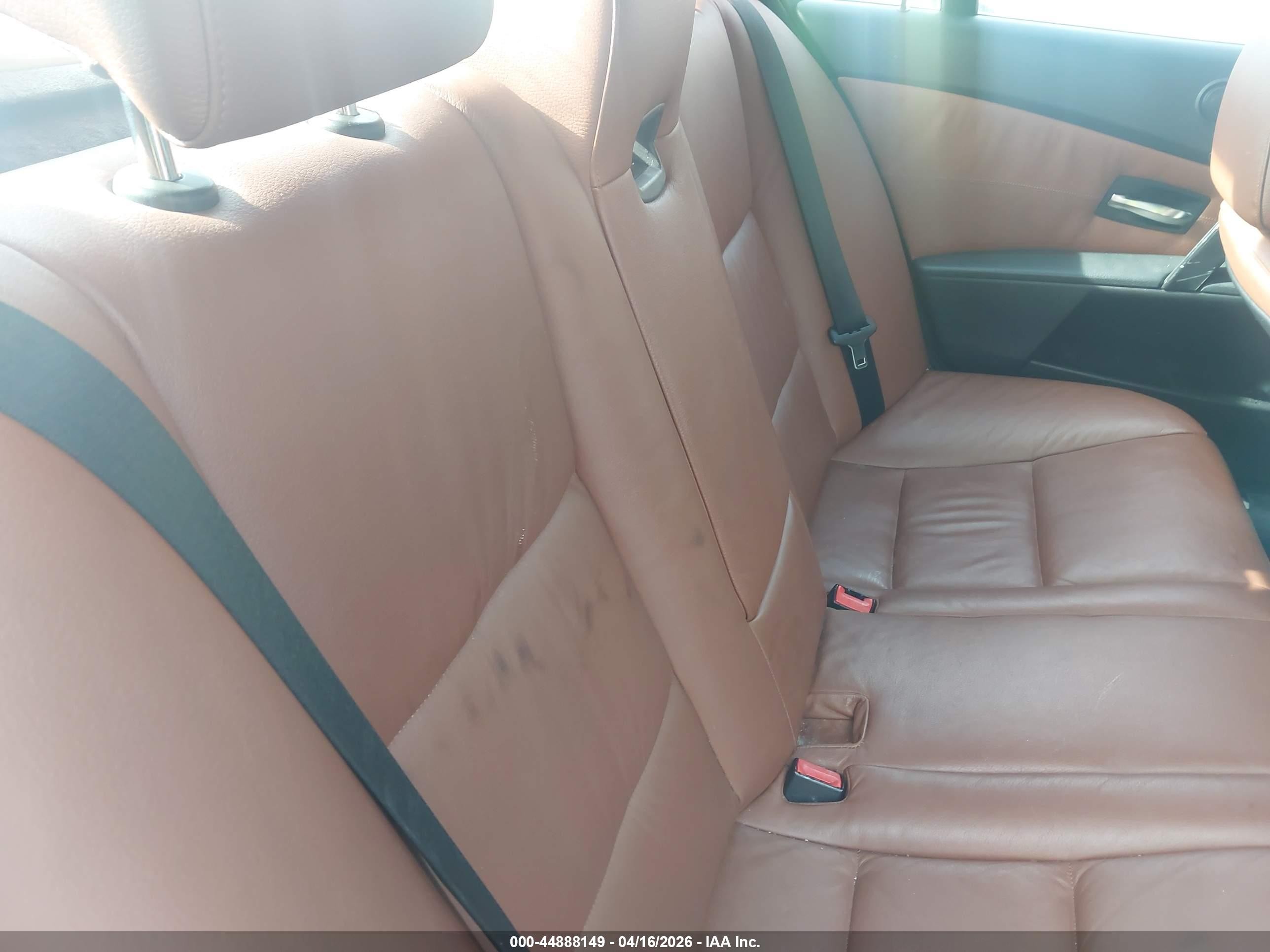 2004 Bmw 530i   White vin: WBANA73574B064868