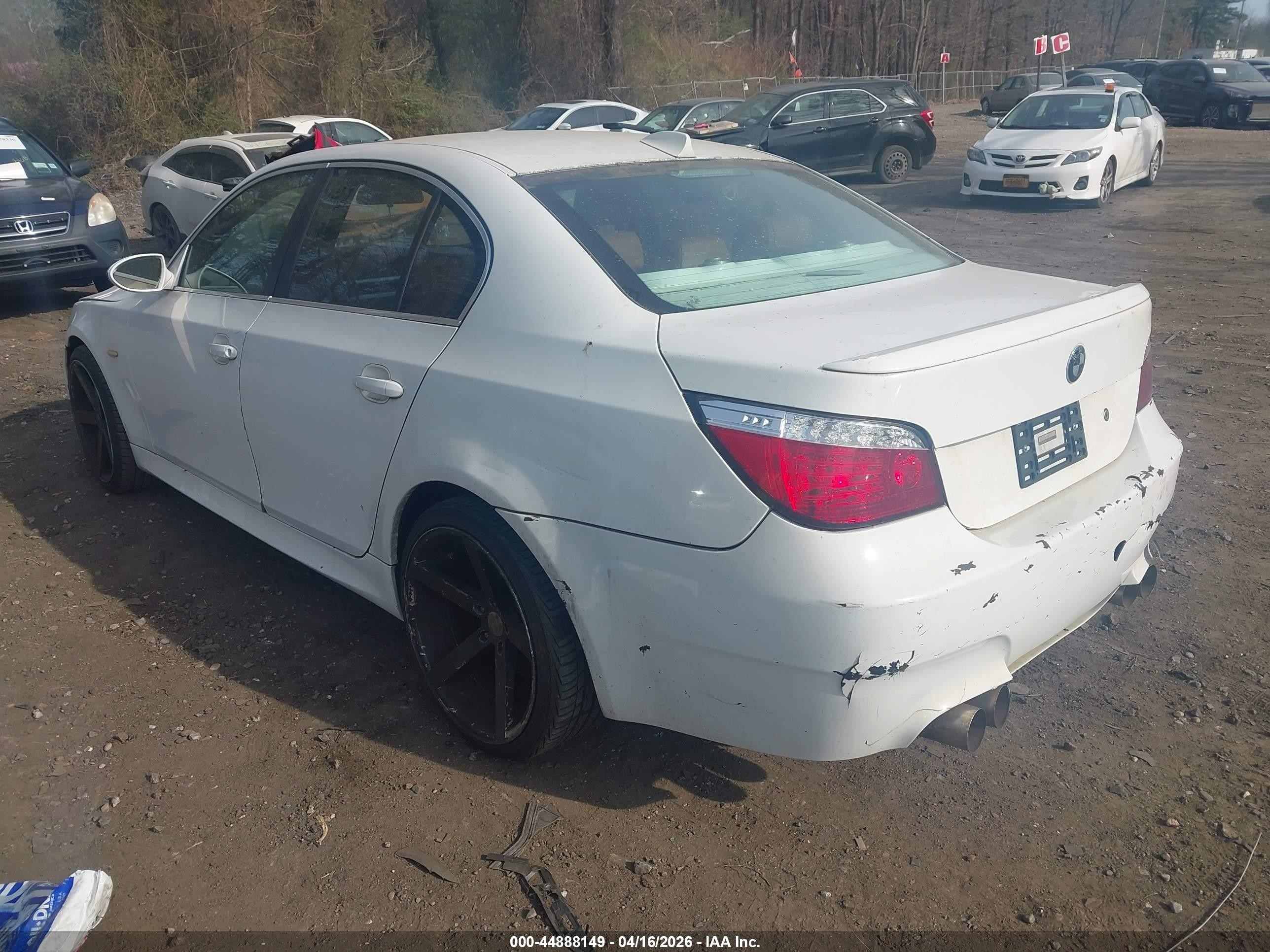 2004 Bmw 530i   White vin: WBANA73574B064868