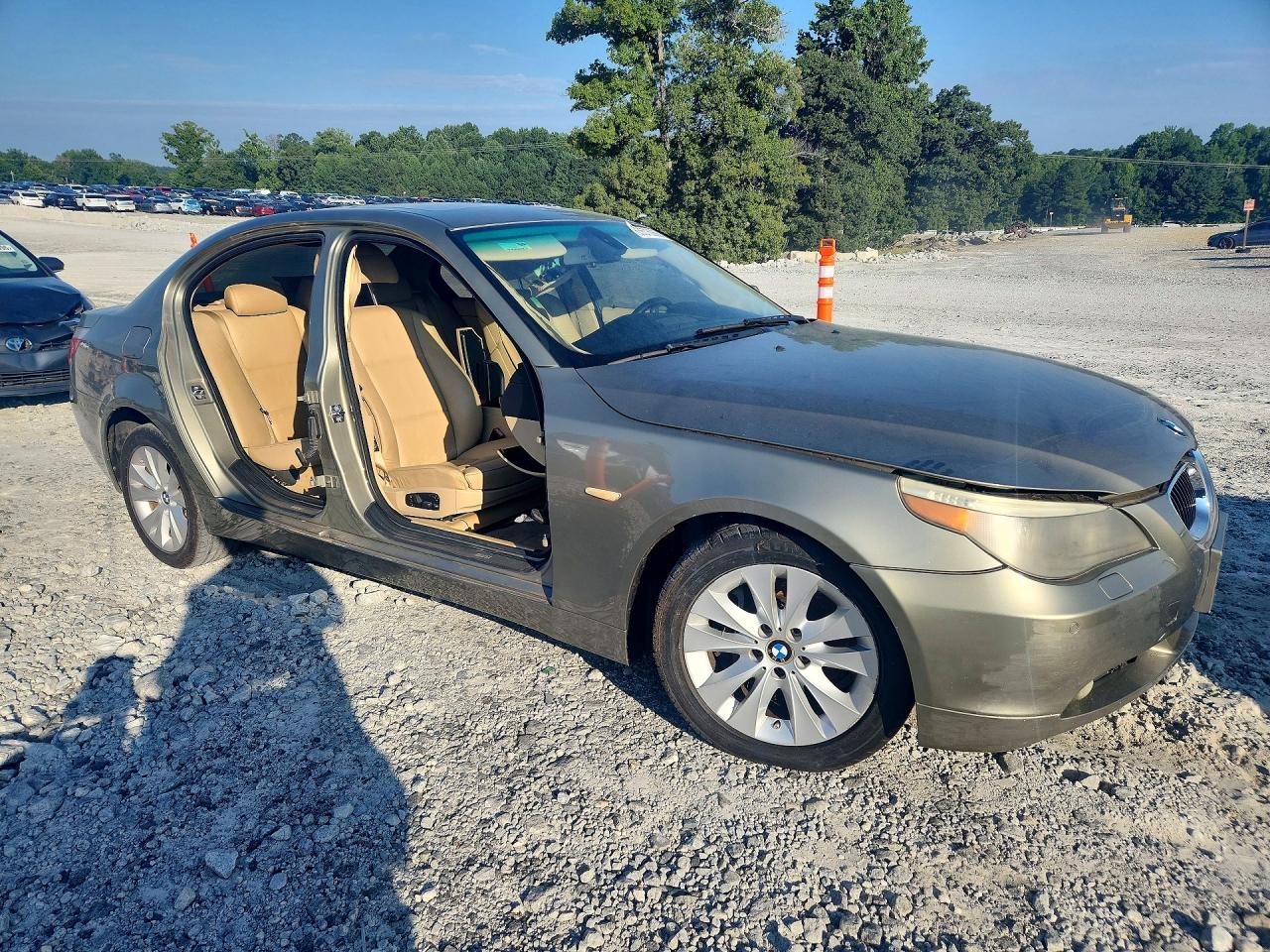 2004 Bmw 545 I Gold vin: WBANB33534B112596