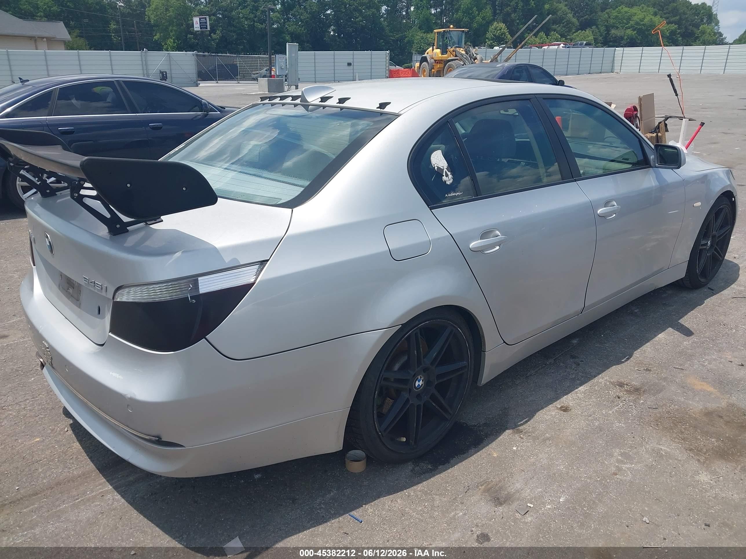 2004 Bmw 545i   Серебряный vin: WBANB33544B111019