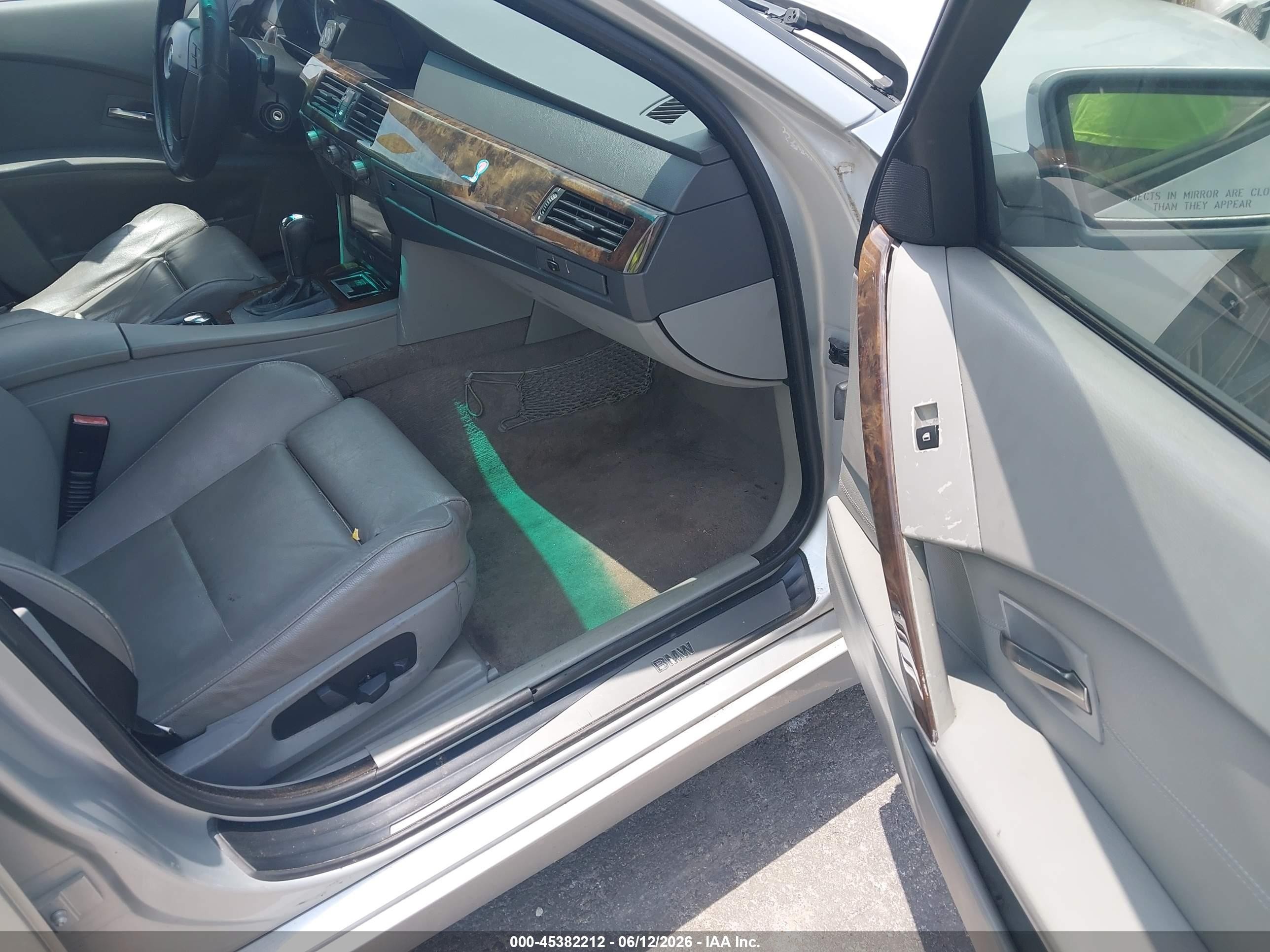 2004 Bmw 545i   Серебряный vin: WBANB33544B111019