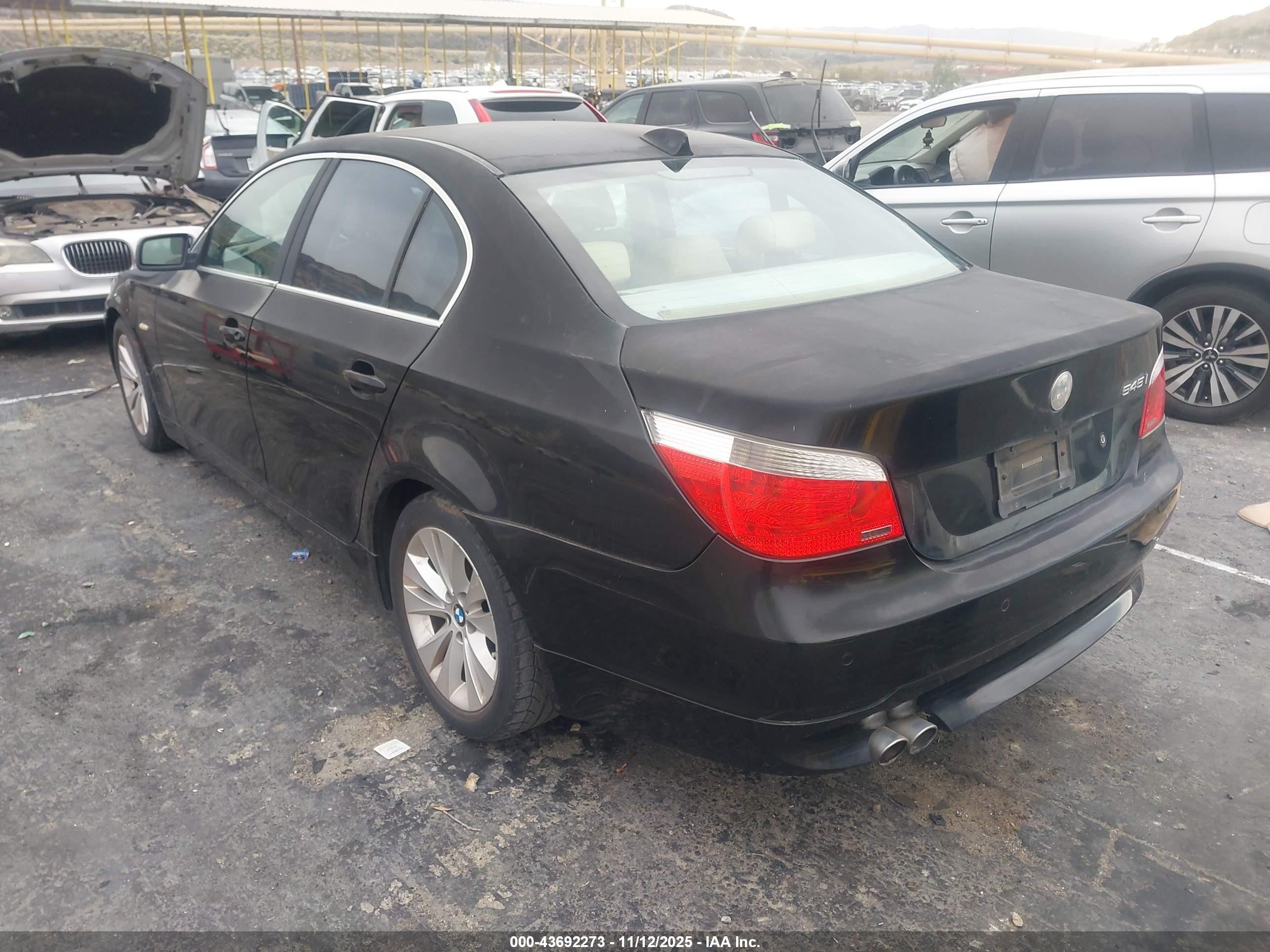 2005 Bmw 545i   Black vin: WBANB33585B089107