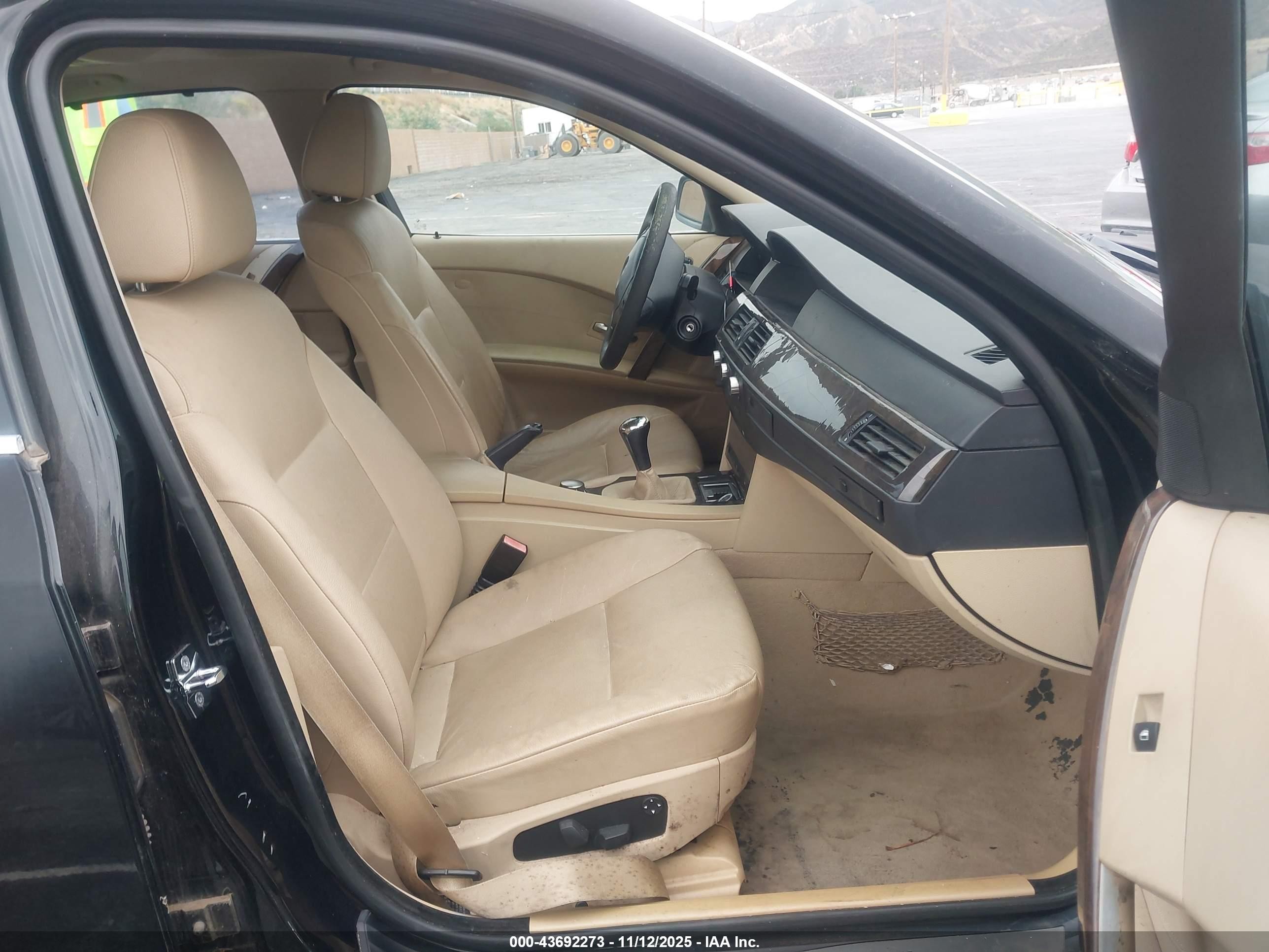 2005 Bmw 545i   Black vin: WBANB33585B089107