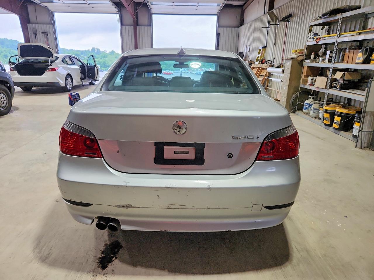 2004 Bmw 545 I Silver vin: WBANB335X4B112594
