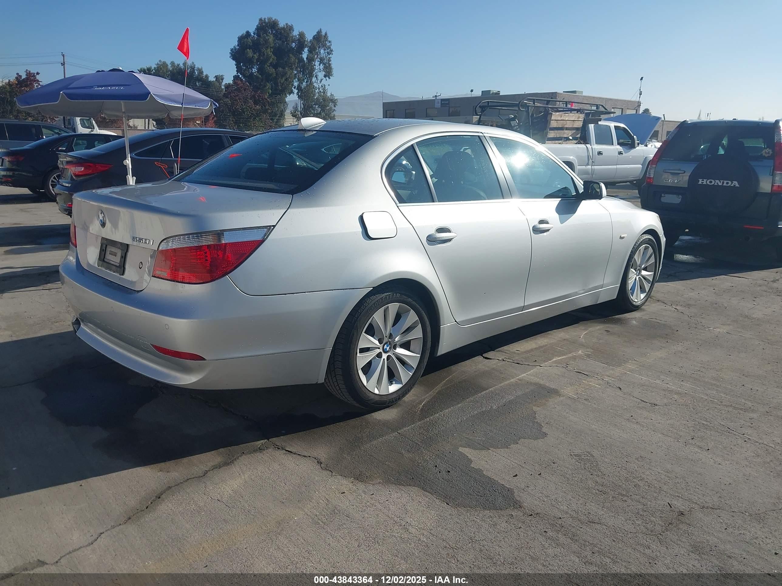 2007 Bmw 550i   Silver vin: WBANB53527CP05327