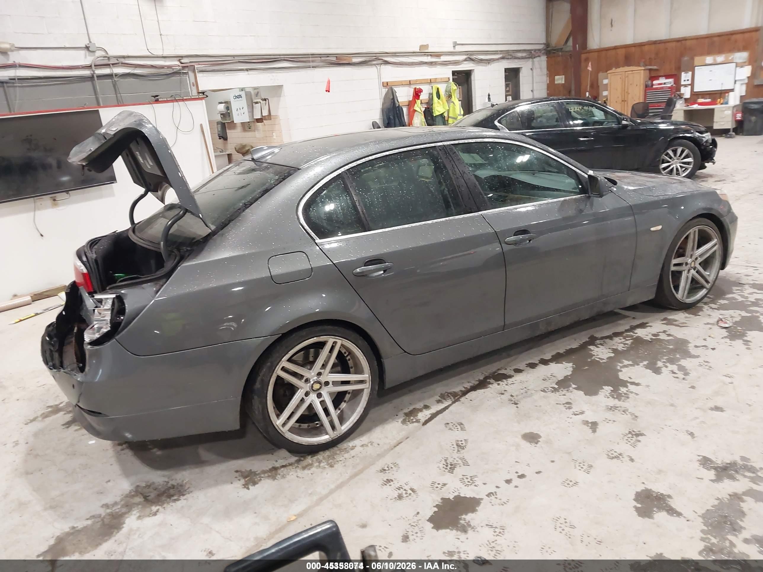 2006 Bmw 550i   Серый vin: WBANB53546CP02928