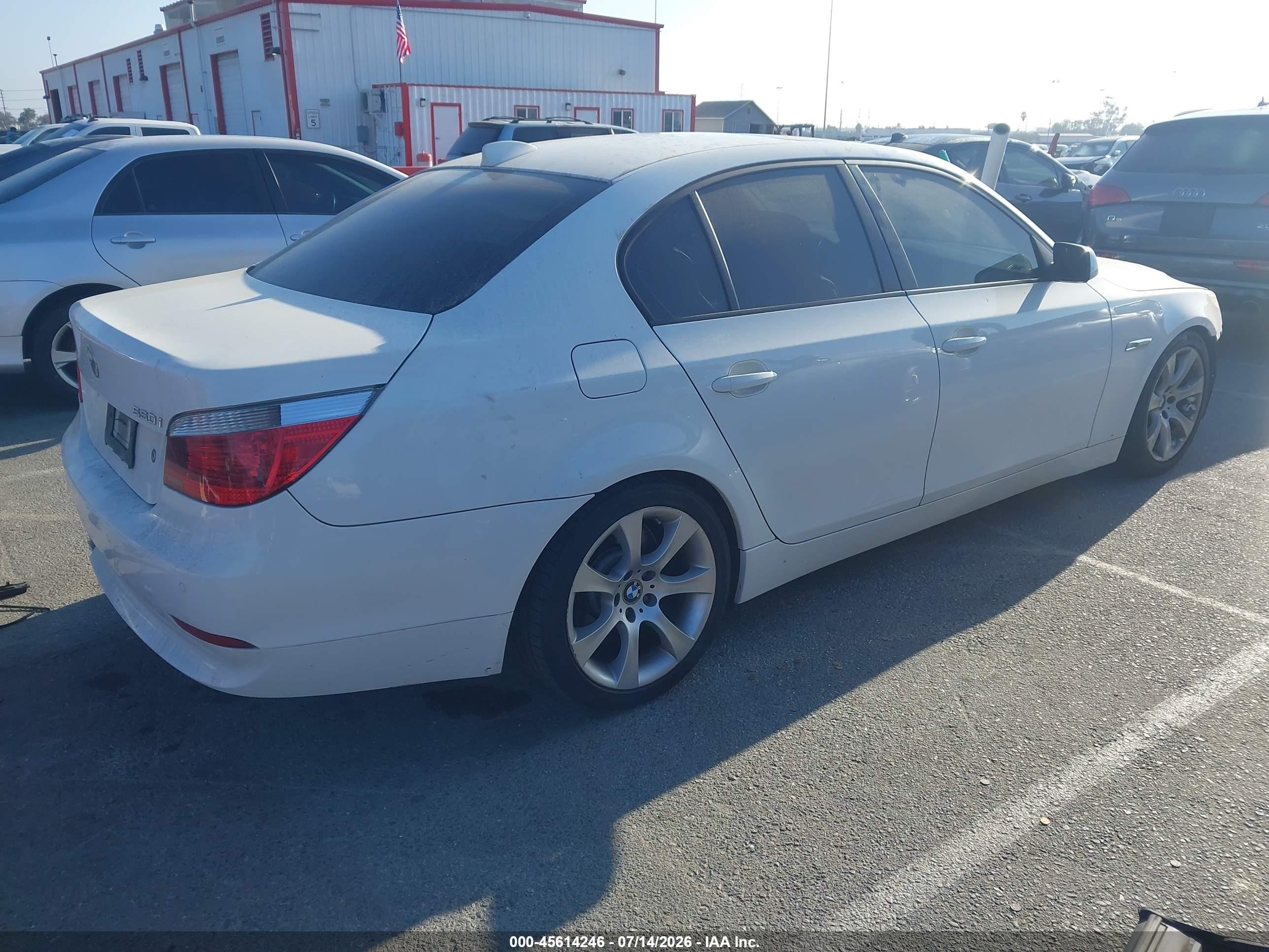 2007 Bmw 550i   White vin: WBANB53547CP07063