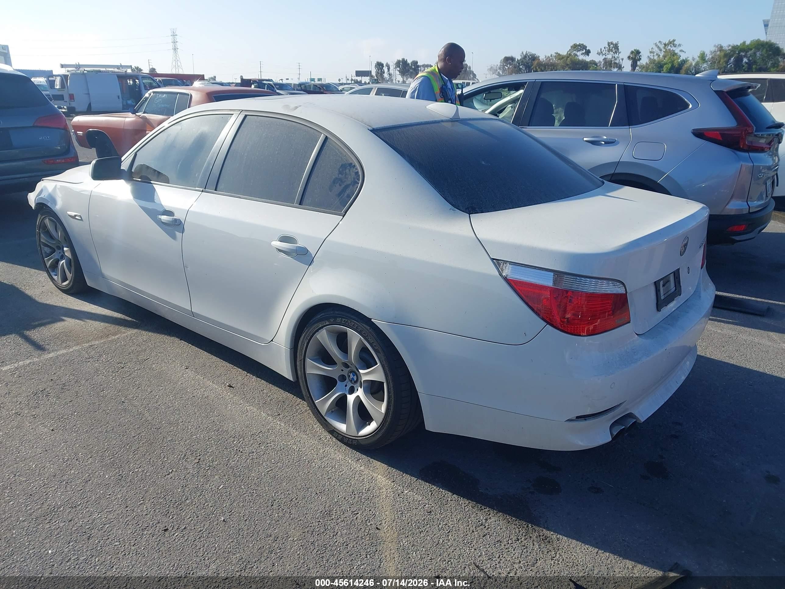 2007 Bmw 550i   White vin: WBANB53547CP07063