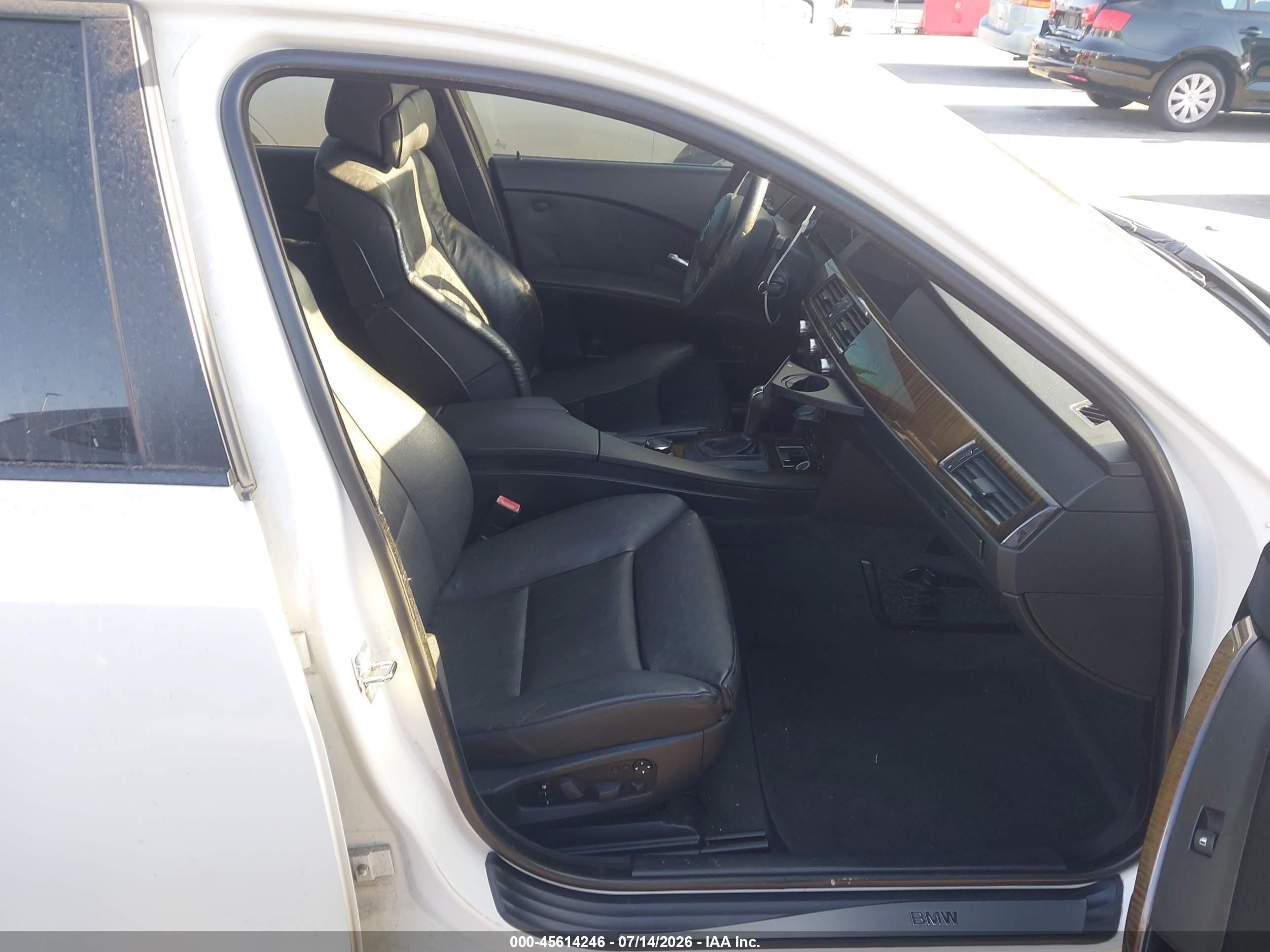 2007 Bmw 550i   White vin: WBANB53547CP07063