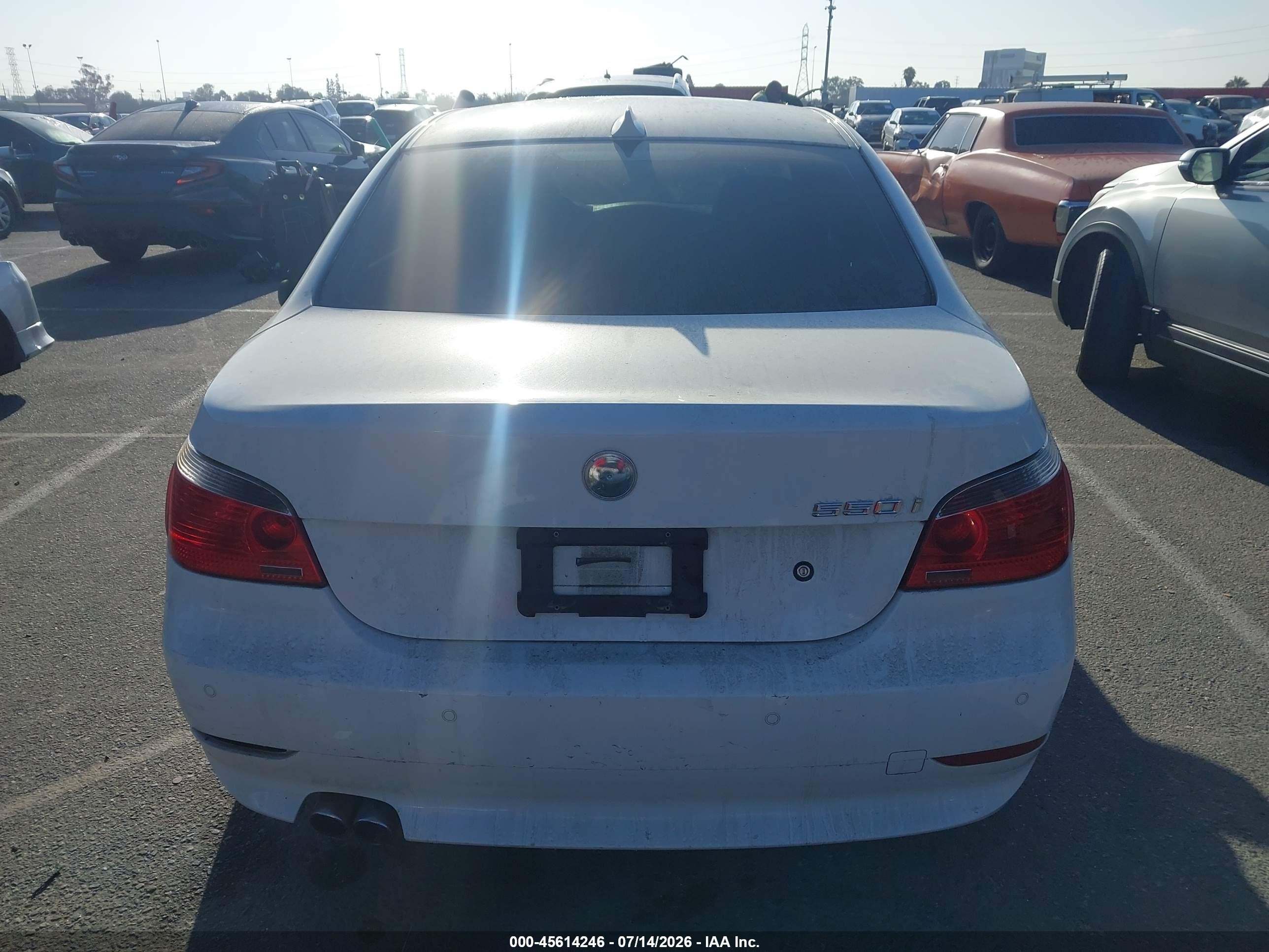 2007 Bmw 550i   White vin: WBANB53547CP07063