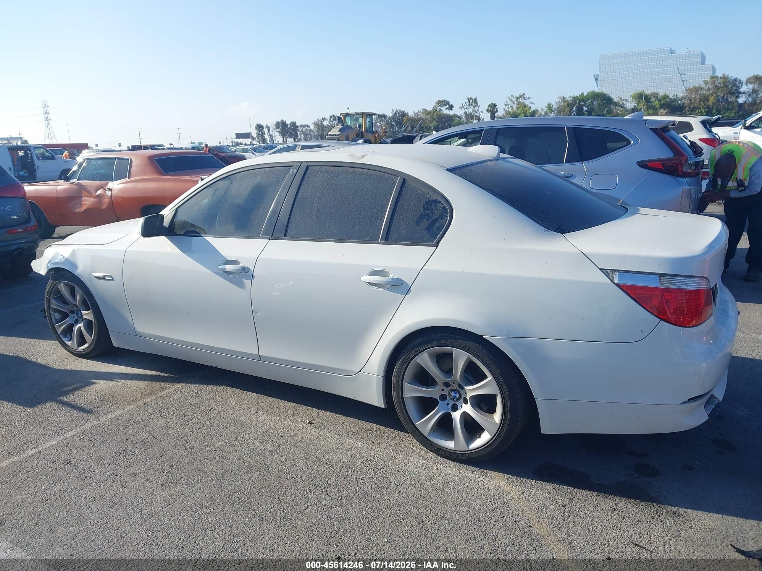 2007 Bmw 550i   White vin: WBANB53547CP07063