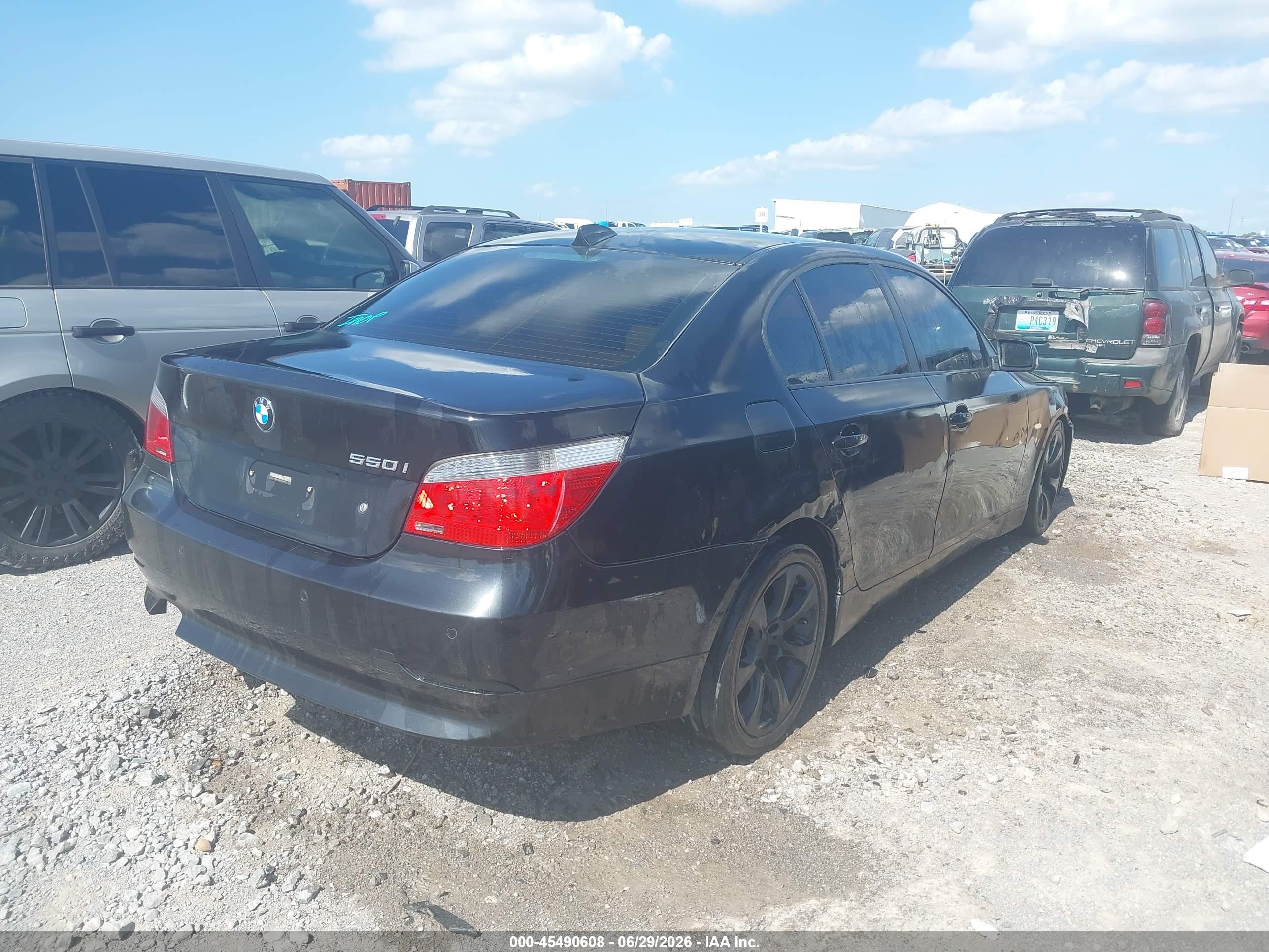 2007 Bmw 550i   Black vin: WBANB53587CP05977