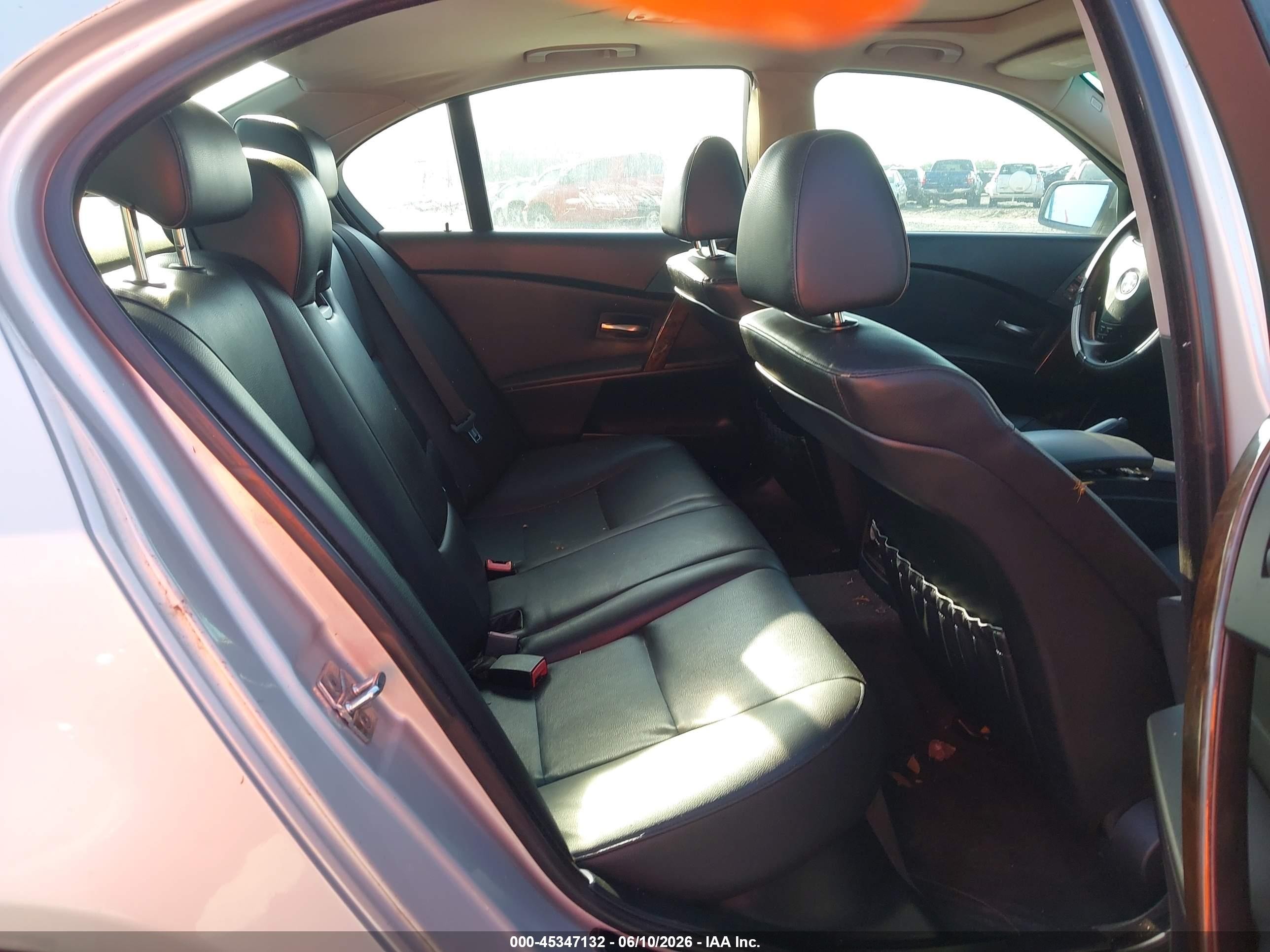 2007 Bmw 525i   Серебряный vin: WBANE53517CW66608