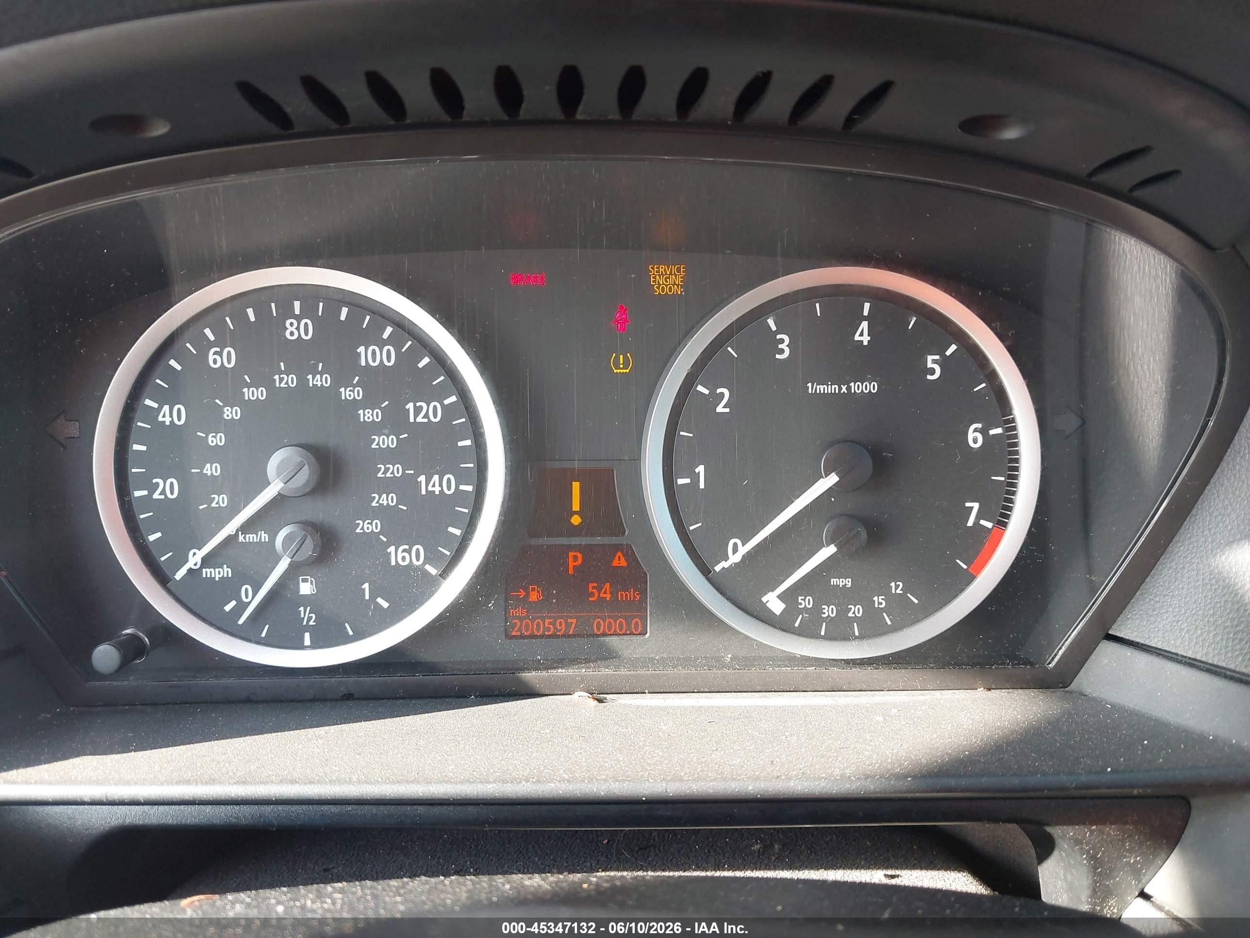 2007 Bmw 525i   Серебряный vin: WBANE53517CW66608