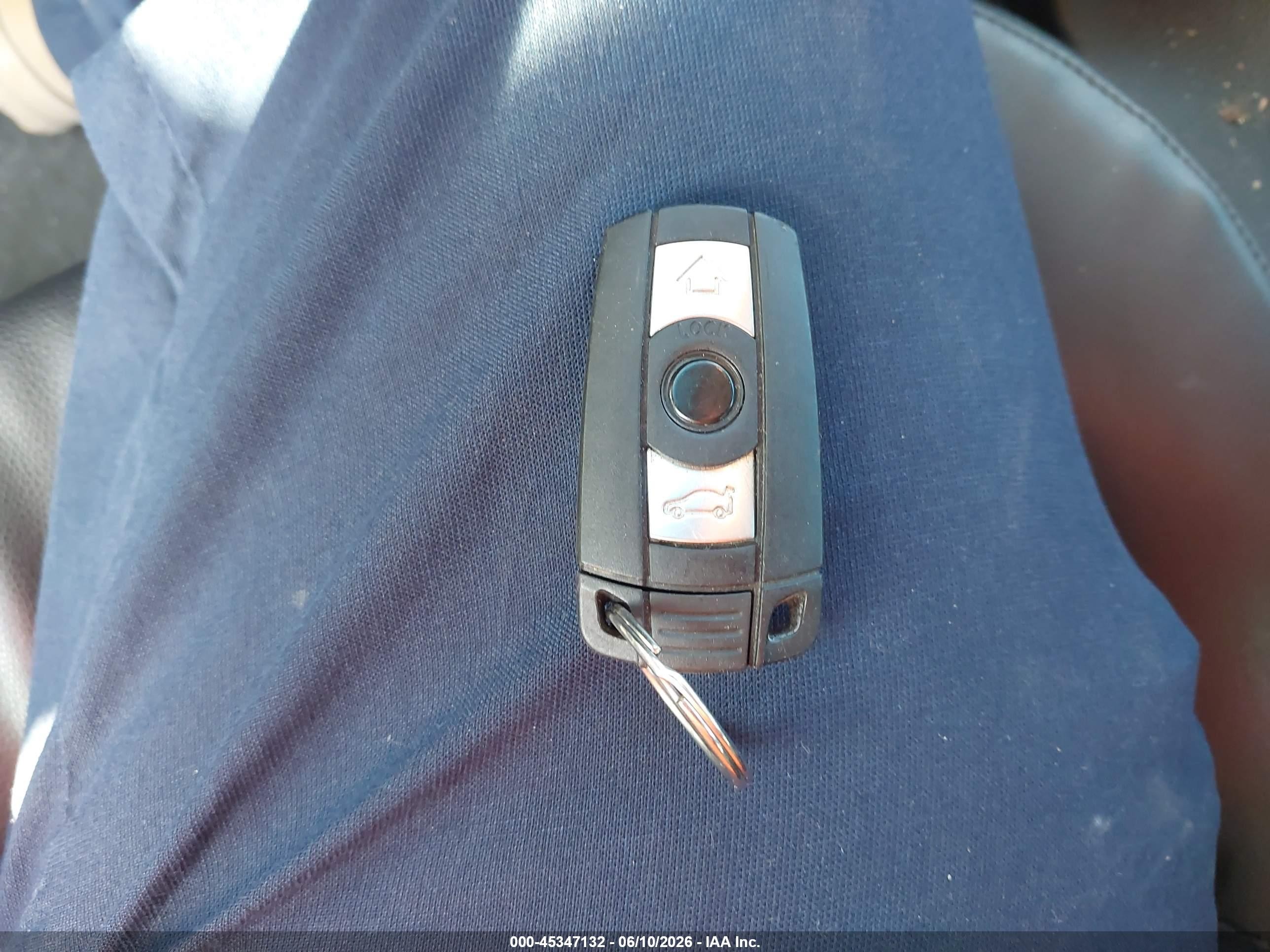 2007 Bmw 525i   Серебряный vin: WBANE53517CW66608