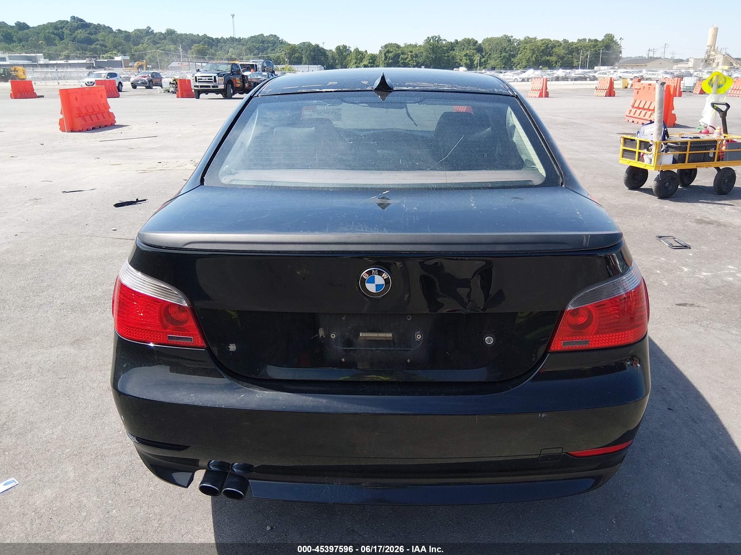 2007 Bmw 525i   Black vin: WBANE53517CW67435