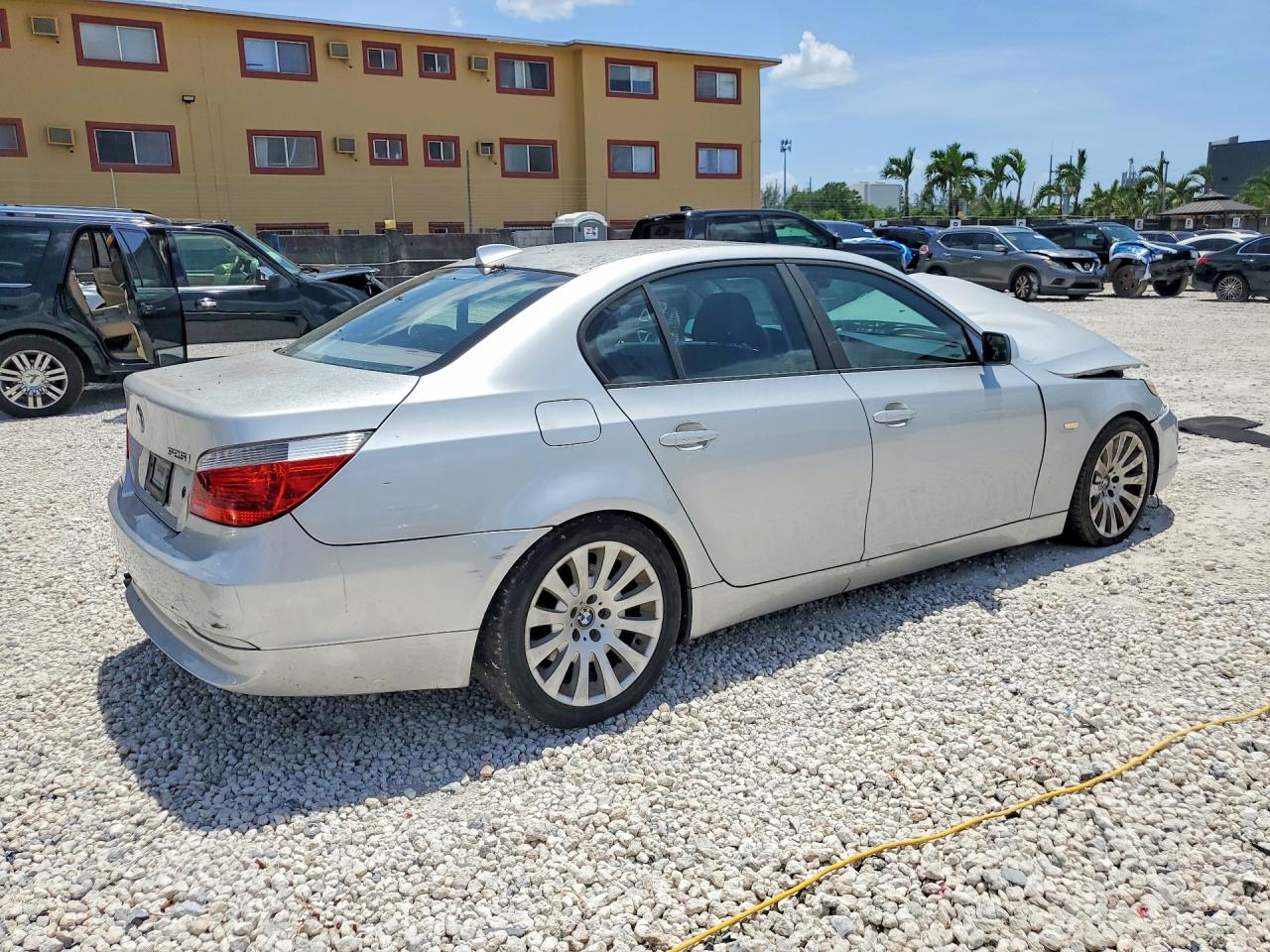 2006 Bmw 525 I Silver vin: WBANE53526CK90614