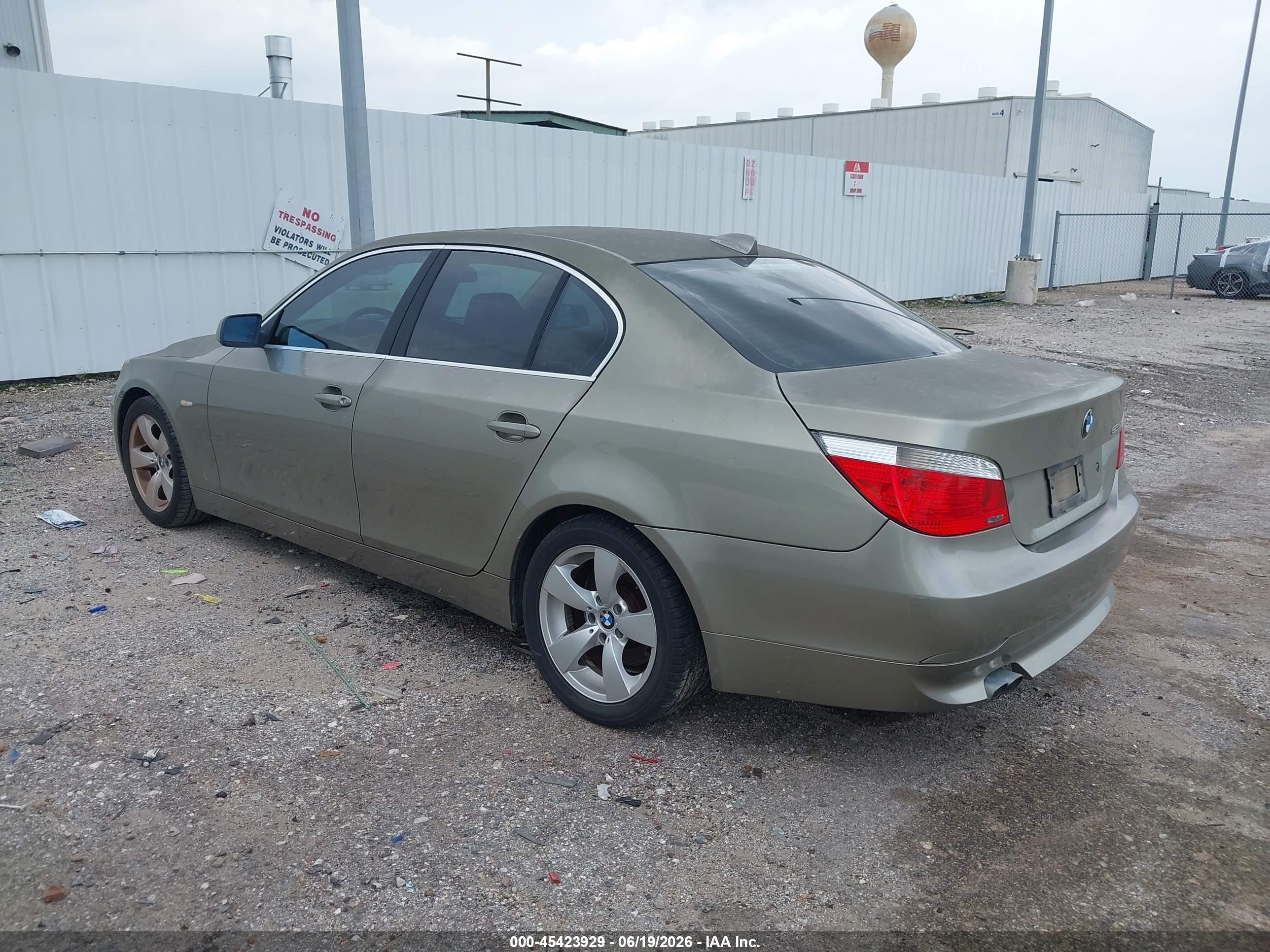 2007 Bmw 525i   Brown vin: WBANE53537CW66674