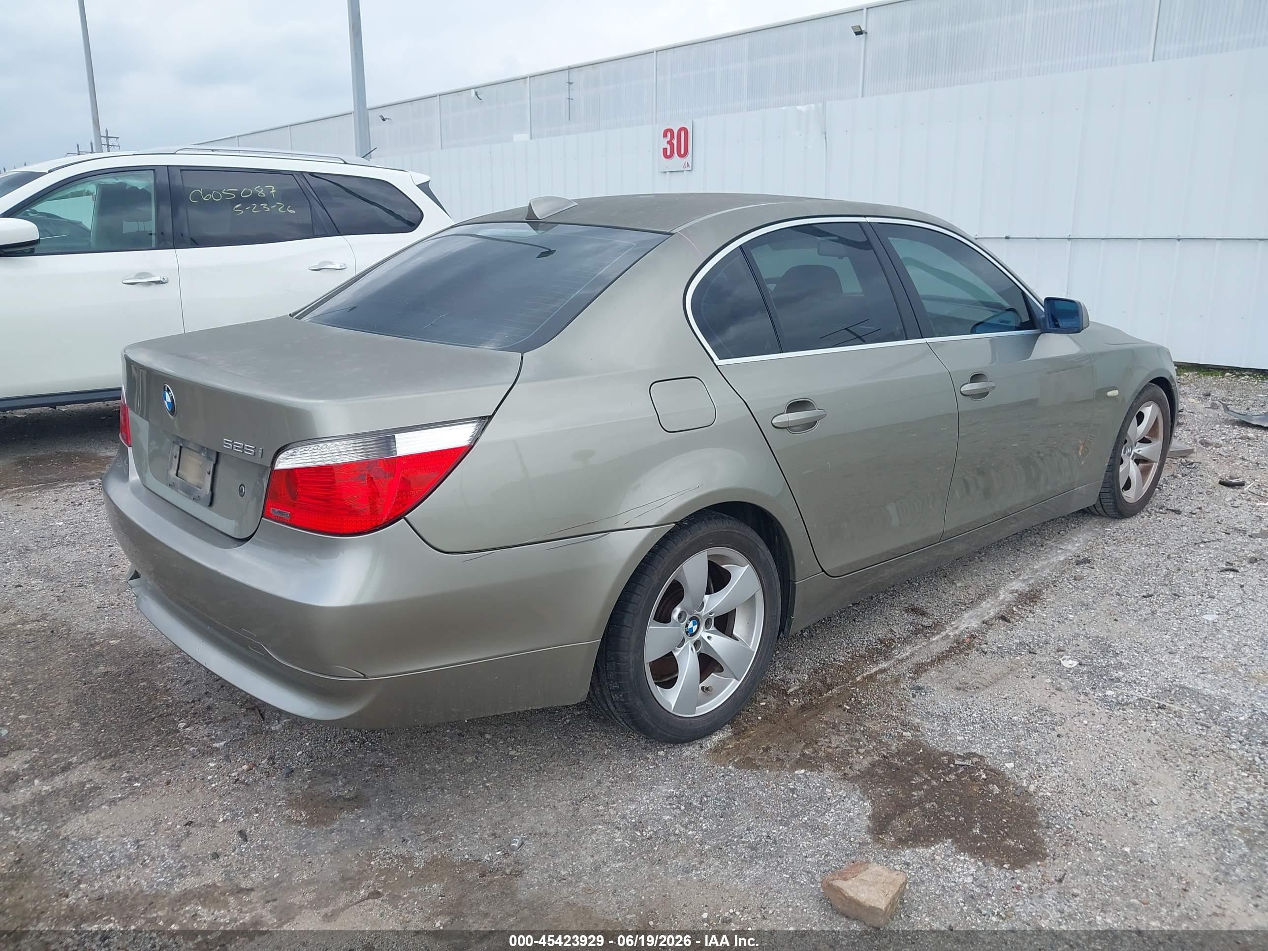 2007 Bmw 525i   Brown vin: WBANE53537CW66674