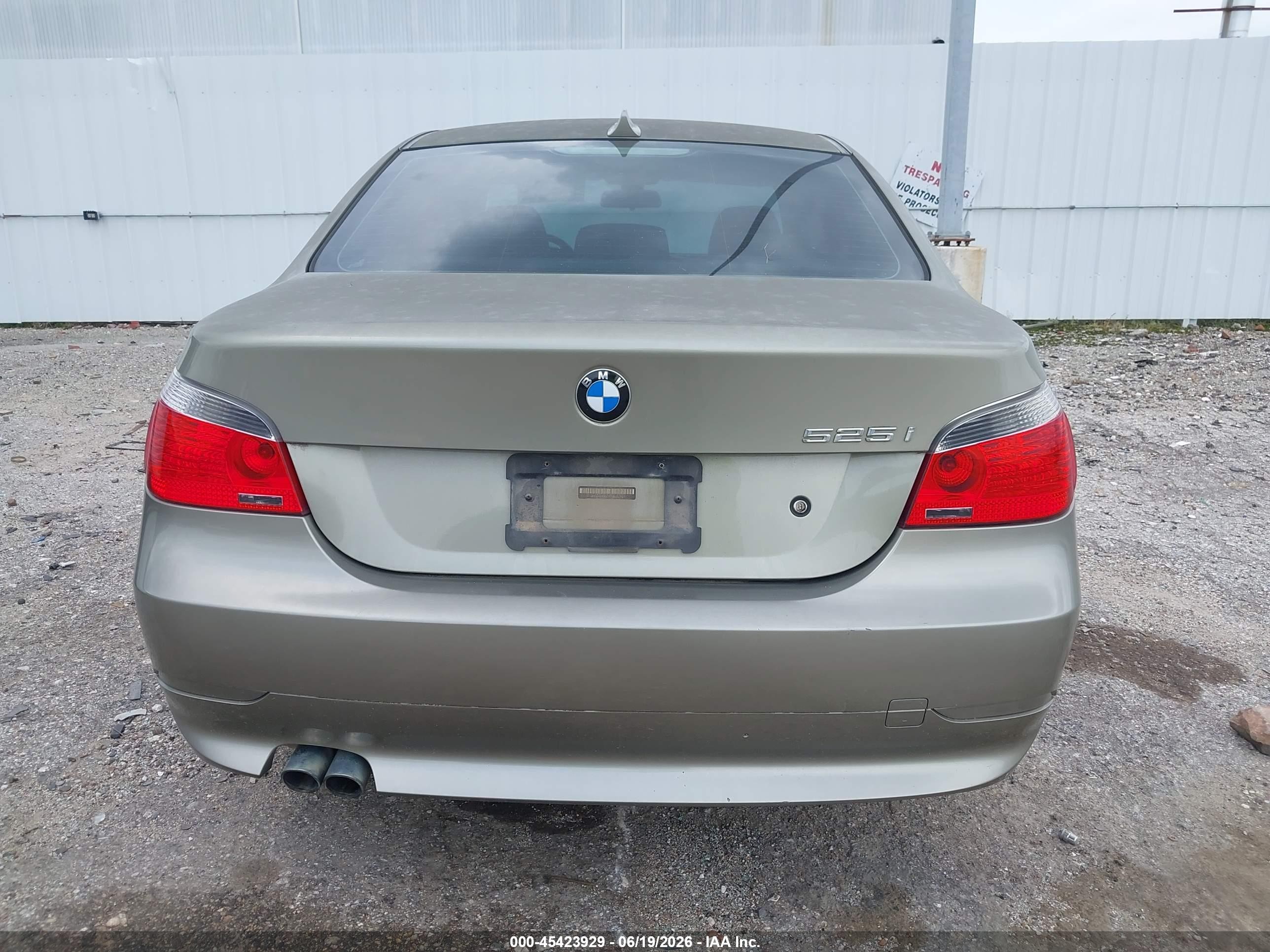 2007 Bmw 525i   Brown vin: WBANE53537CW66674
