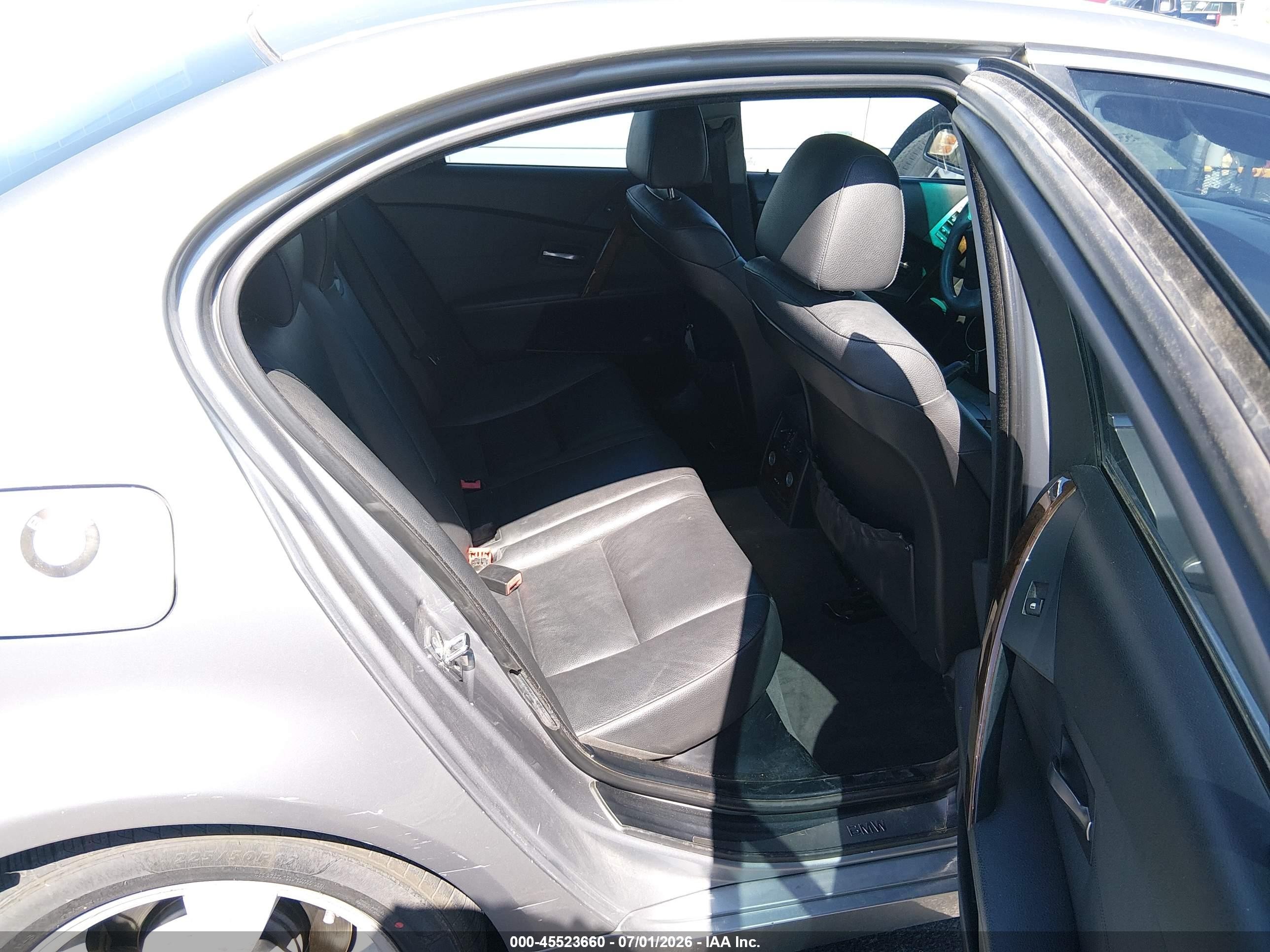 2007 Bmw 525i   Silver vin: WBANE53537CY07131