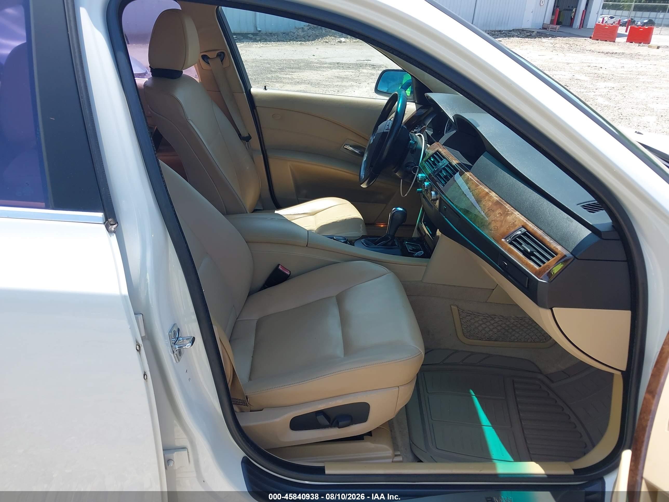 2007 Bmw 525i   White vin: WBANE53557CY07762