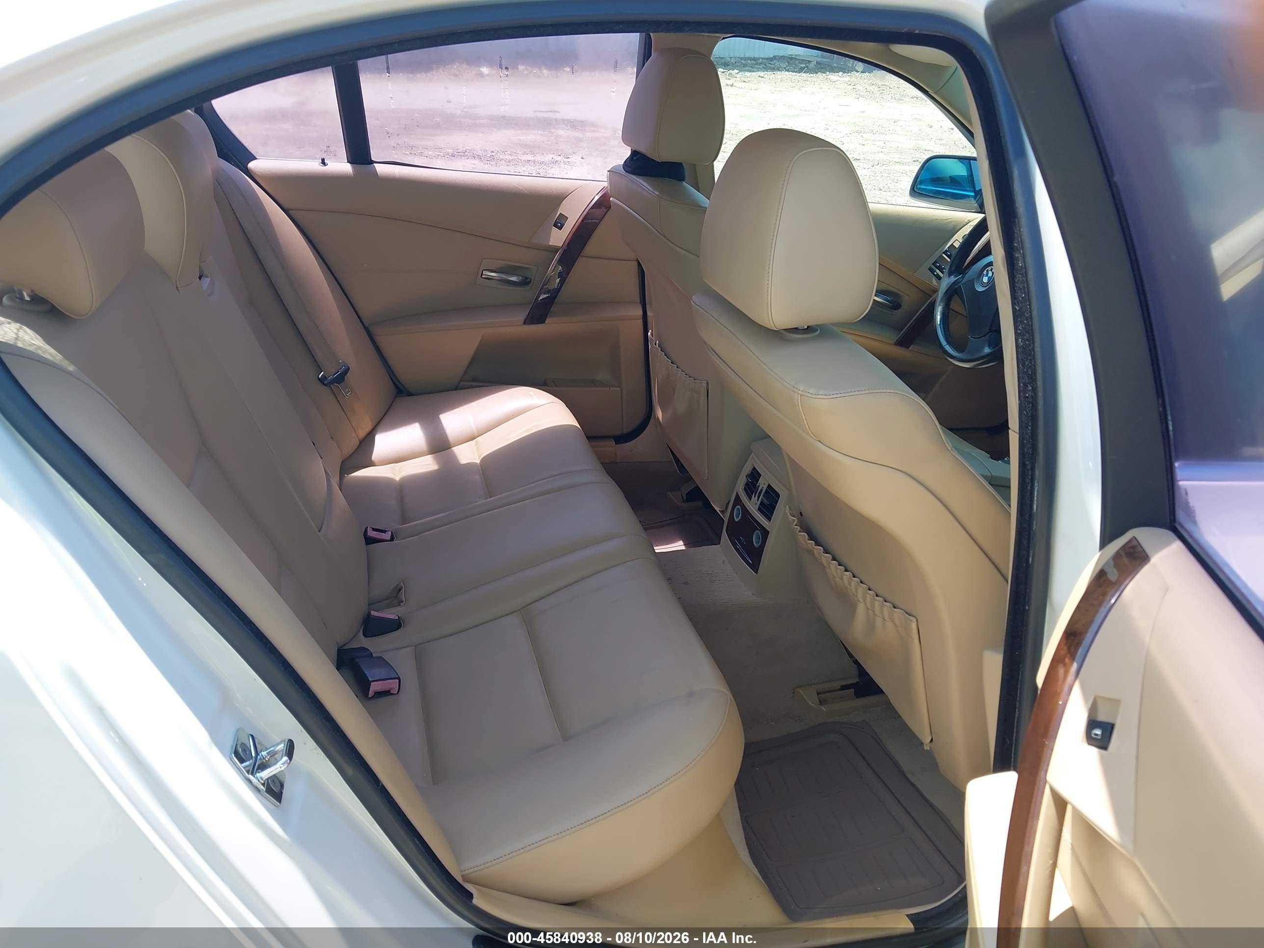 2007 Bmw 525i   White vin: WBANE53557CY07762