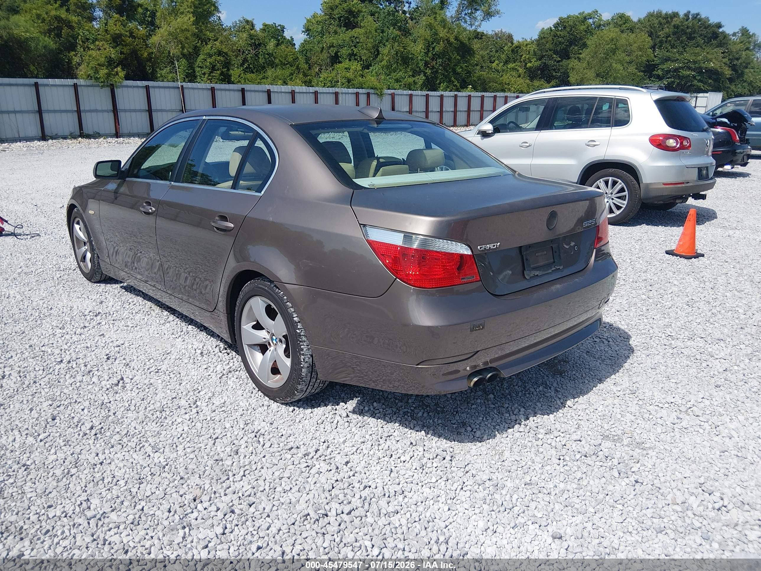 2007 Bmw 525i   Желто-коричневый vin: WBANE53567CK92867