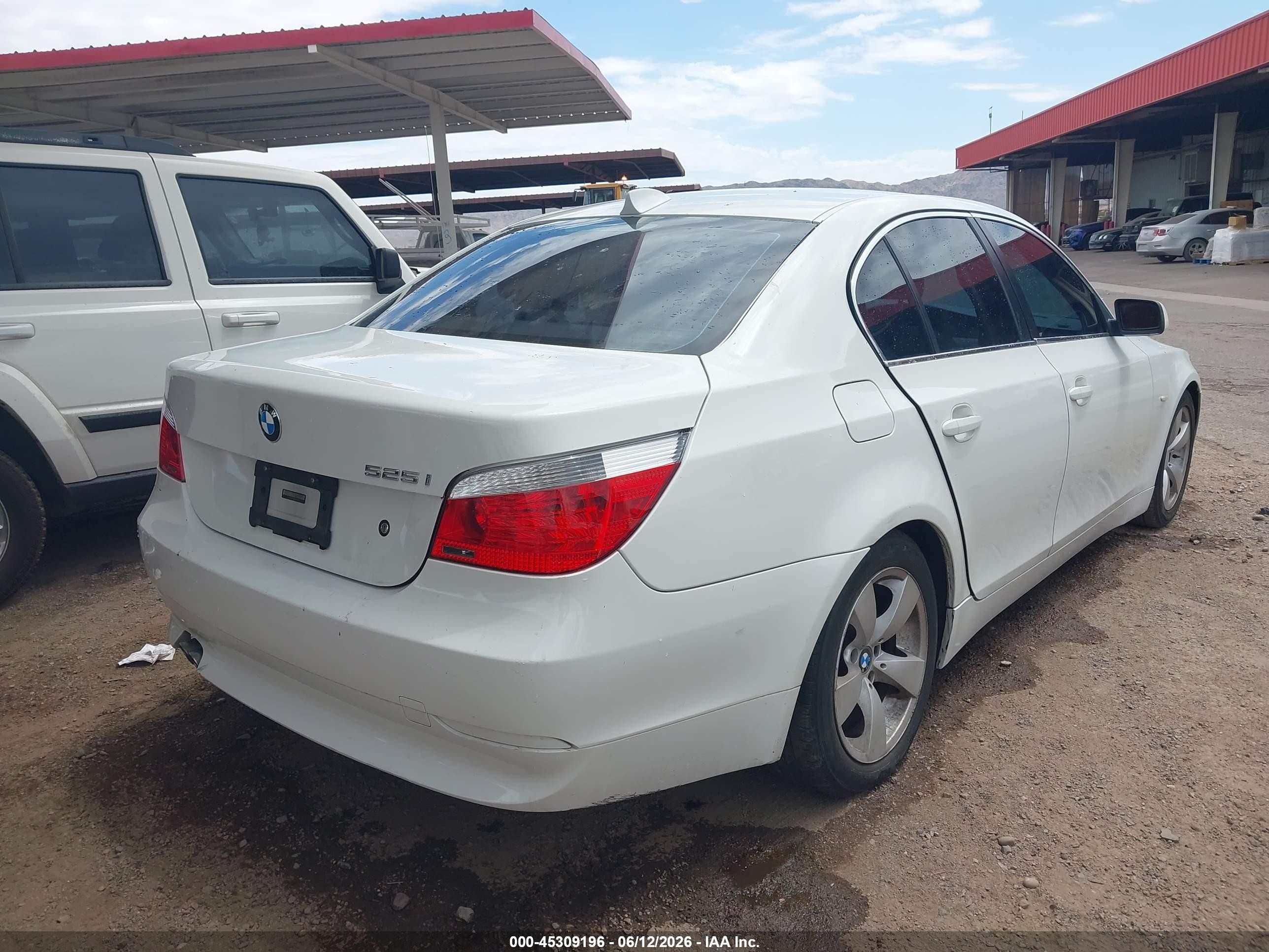 2006 Bmw 525i   White vin: WBANE53586CK82338