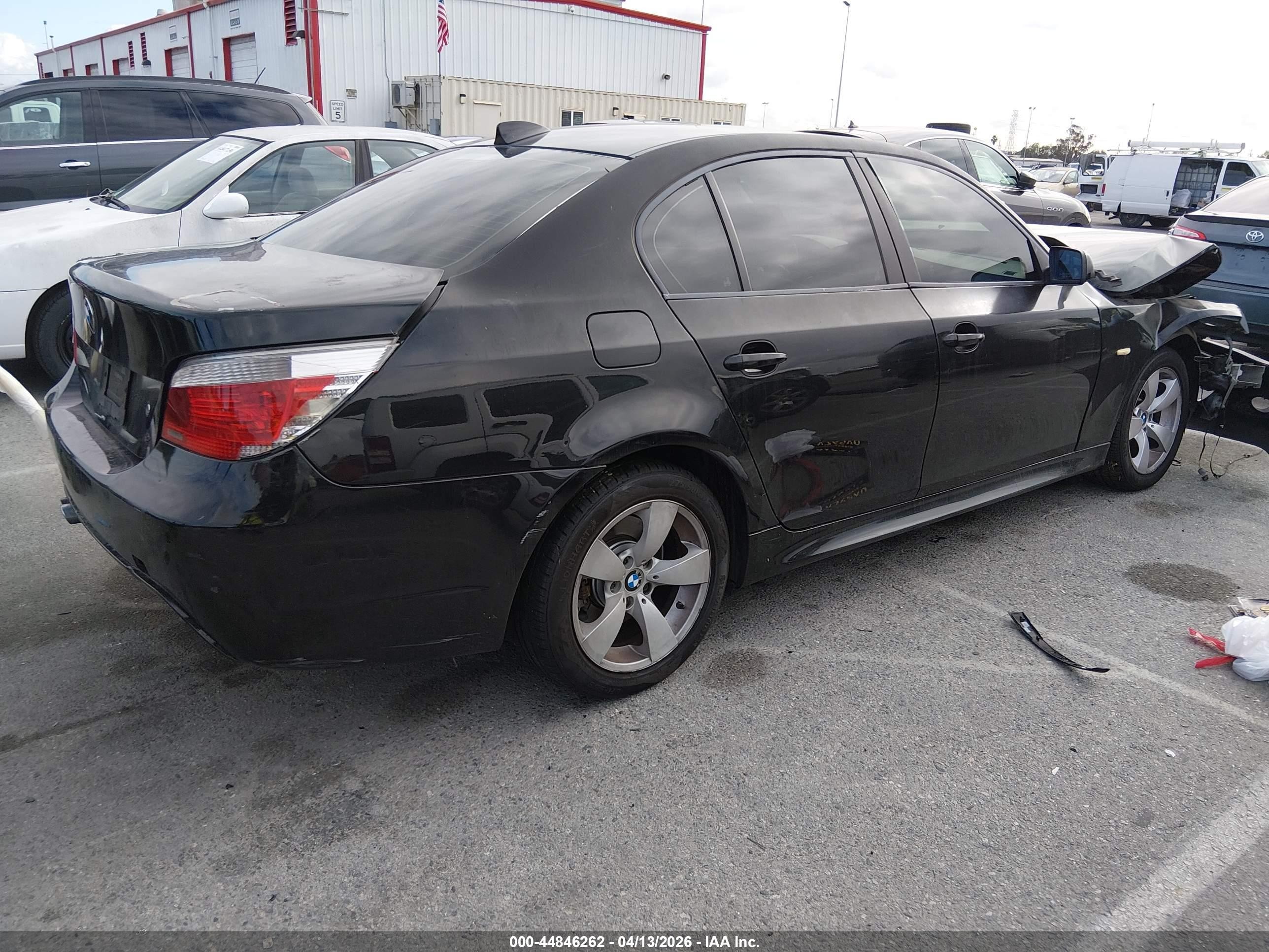 2007 Bmw 525i   Black vin: WBANE53587CK92031