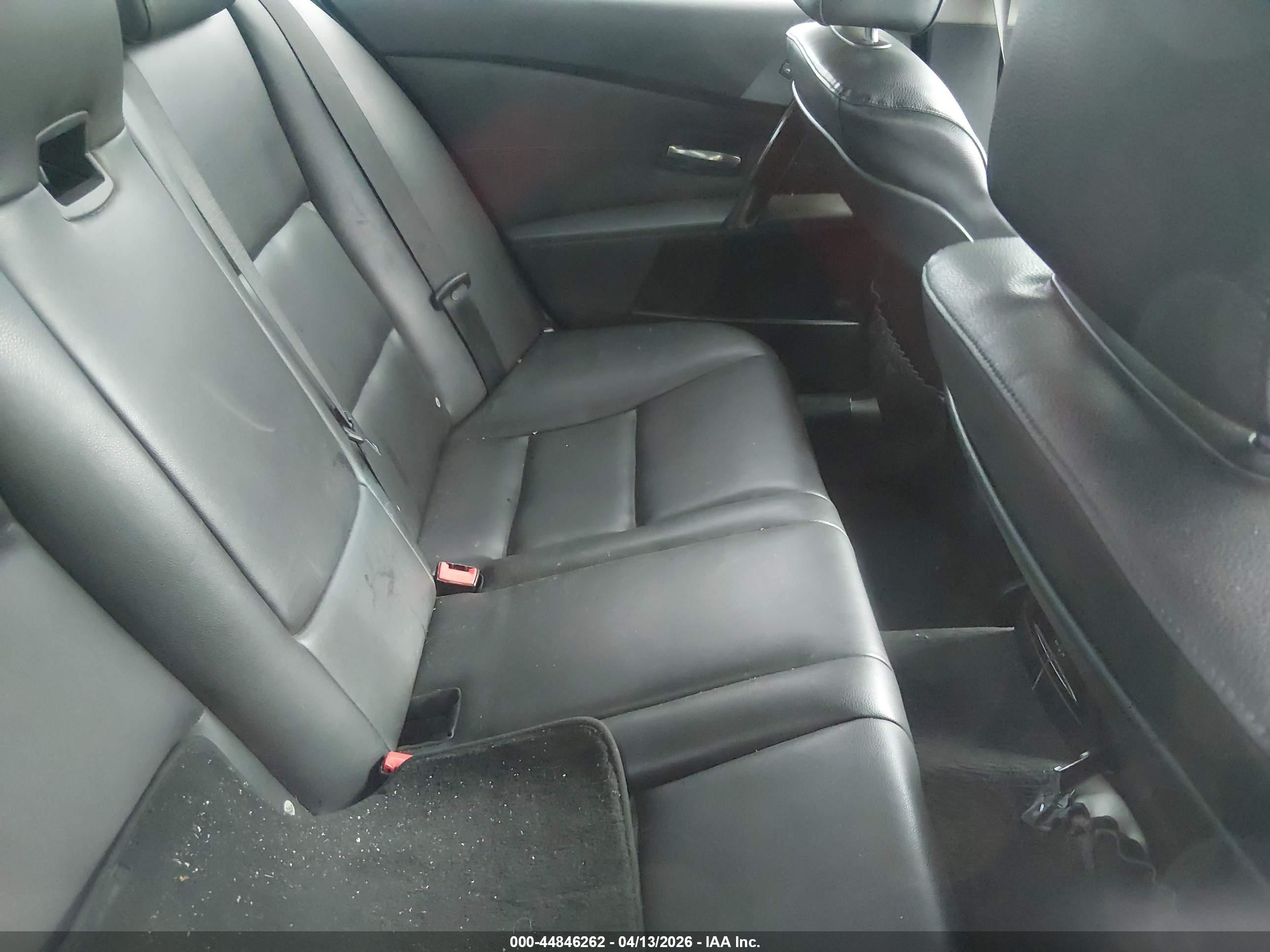2007 Bmw 525i   Black vin: WBANE53587CK92031