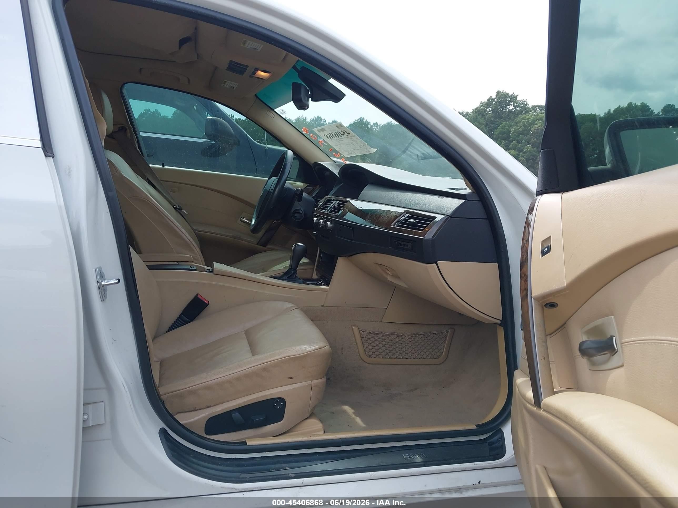 2007 Bmw 525i   White vin: WBANE53587CW61308