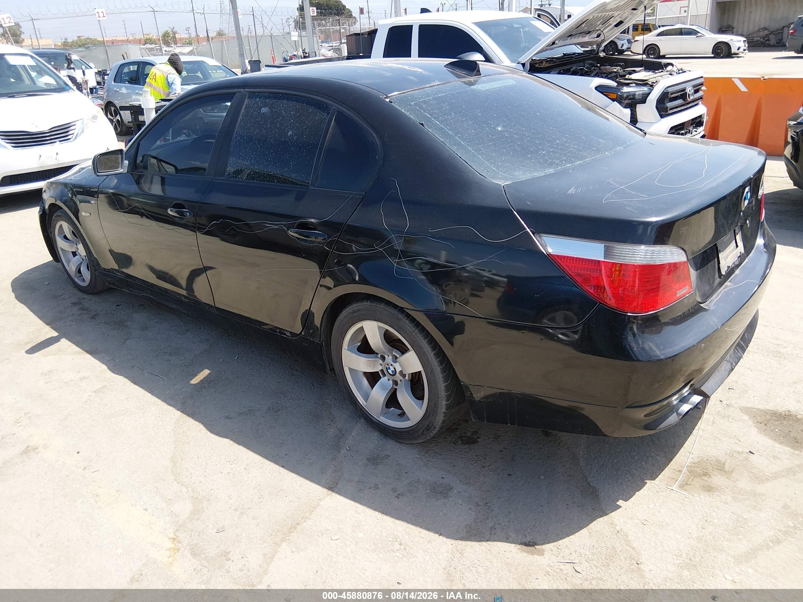 2007 Bmw 525i   Black vin: WBANE535X7CW63707